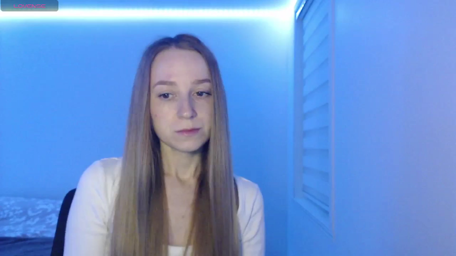 Gallery image thumbnail from PetitAnge_'s myfreecams stream on, 04/17/2026, 24:31 image 1 of 20