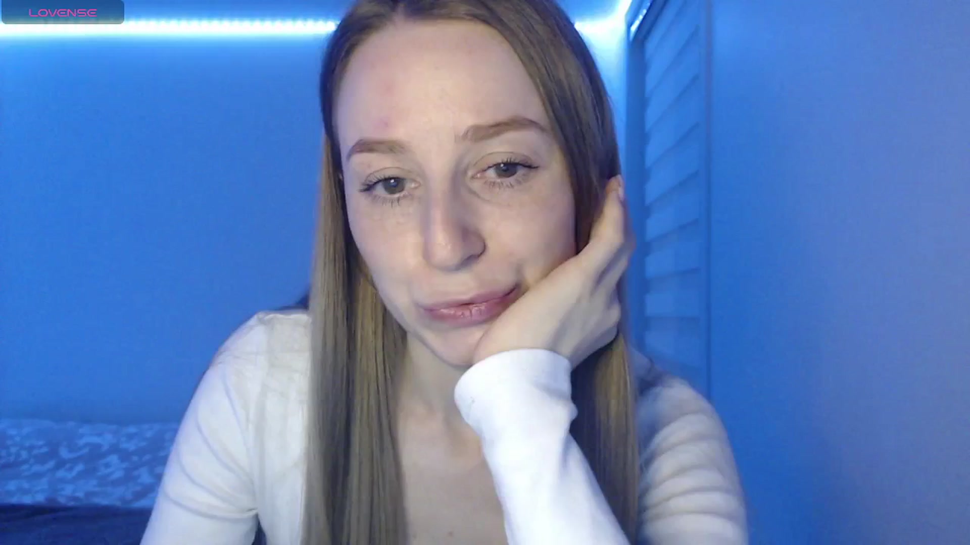 Gallery image thumbnail from PetitAnge_'s myfreecams stream on, 04/17/2026, 24:31 image 6 of 20