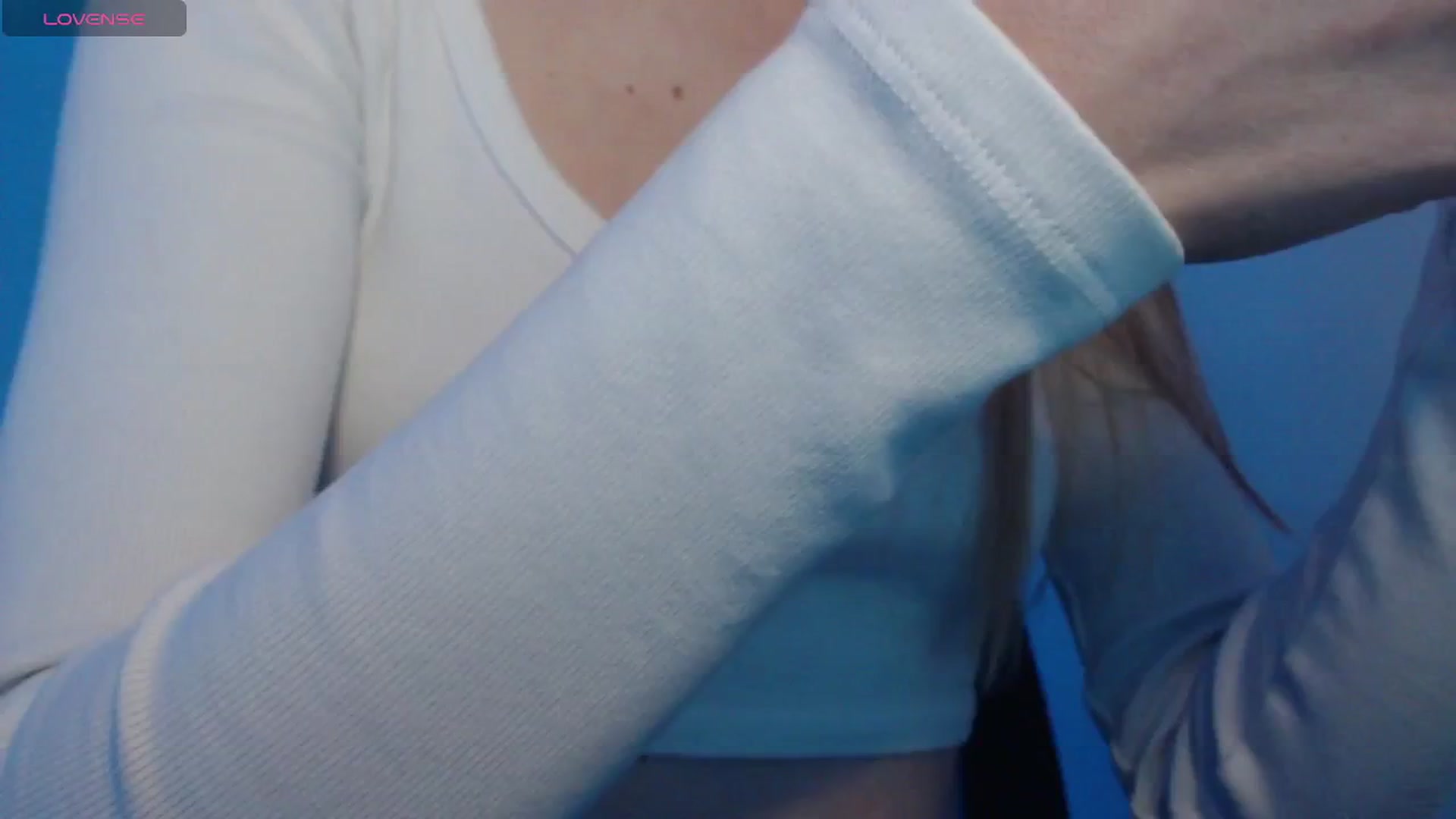 Gallery image thumbnail from PetitAnge_'s myfreecams stream on, 04/17/2026, 24:31 image 15 of 20