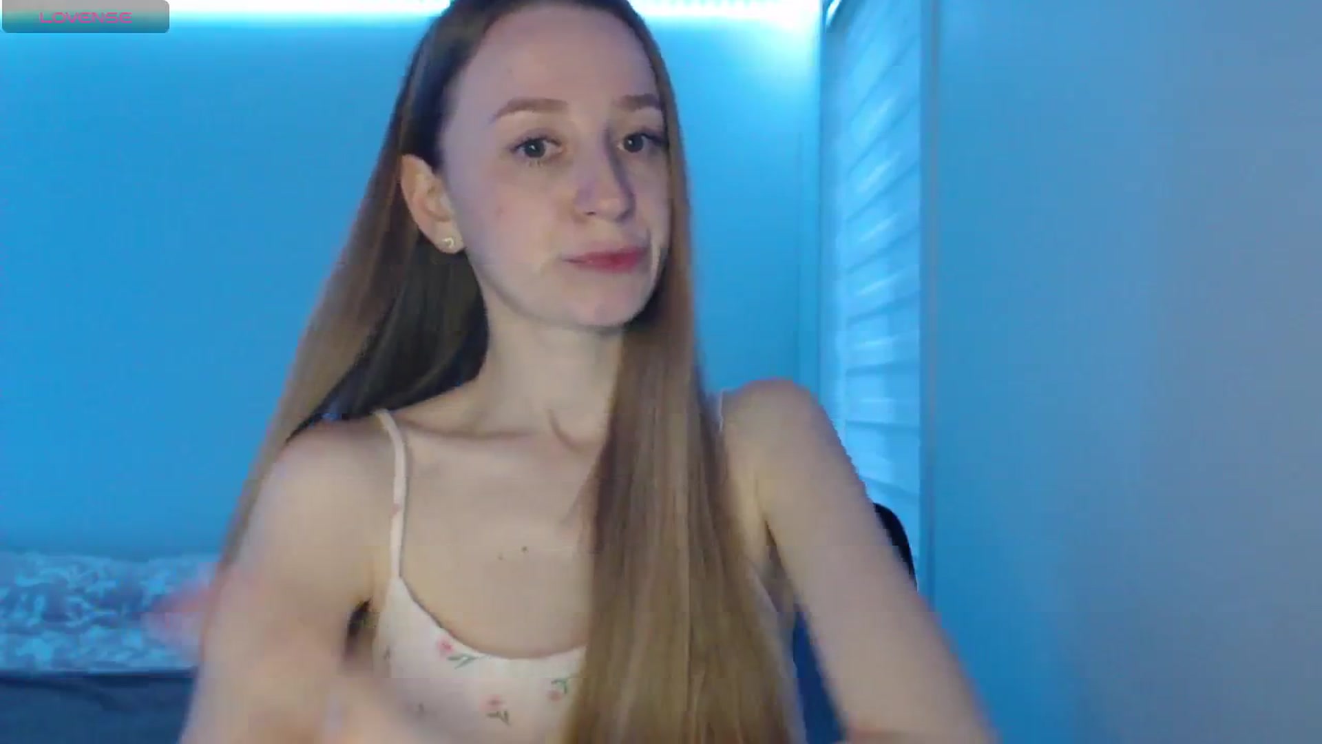 Gallery image thumbnail from PetitAnge_'s myfreecams stream on, 04/26/2026, 24:43 image 2 of 20