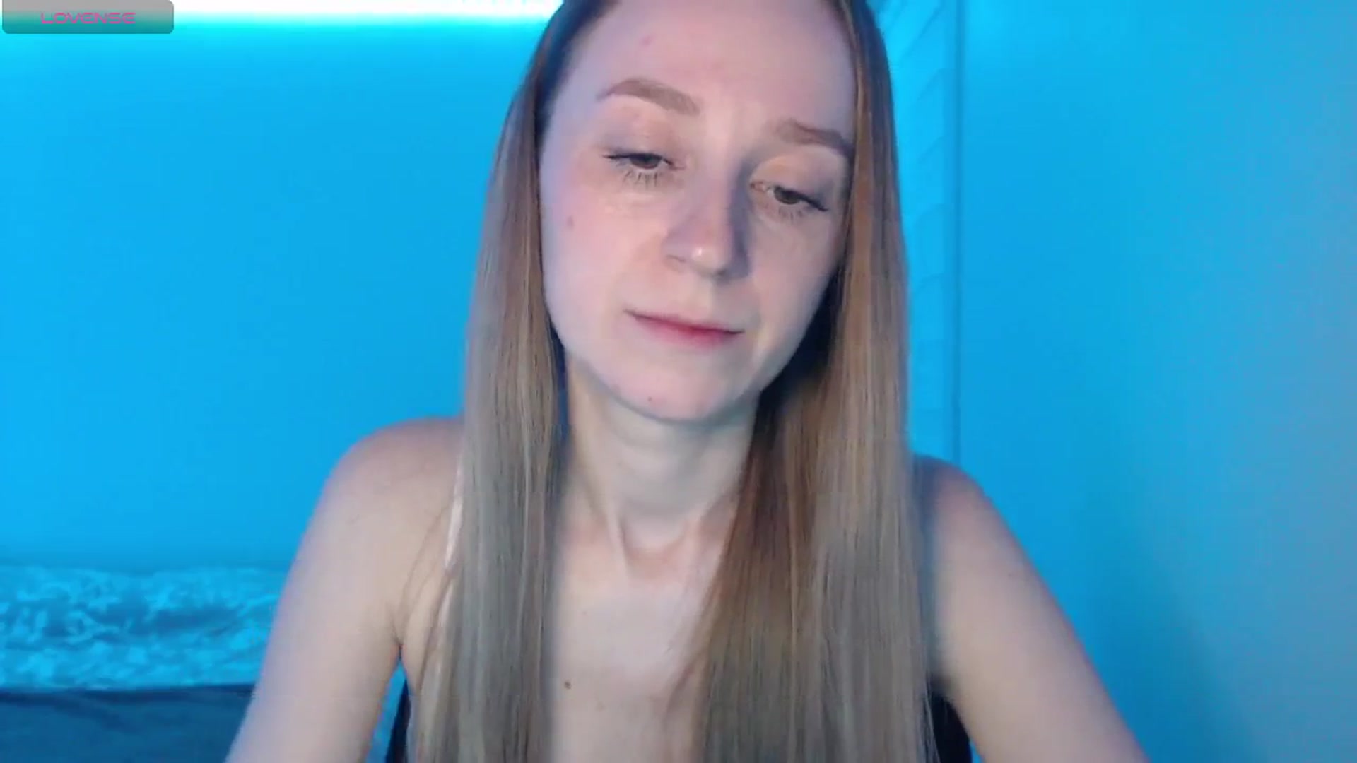 Gallery image thumbnail from PetitAnge_'s myfreecams stream on, 04/26/2026, 24:43 image 5 of 20