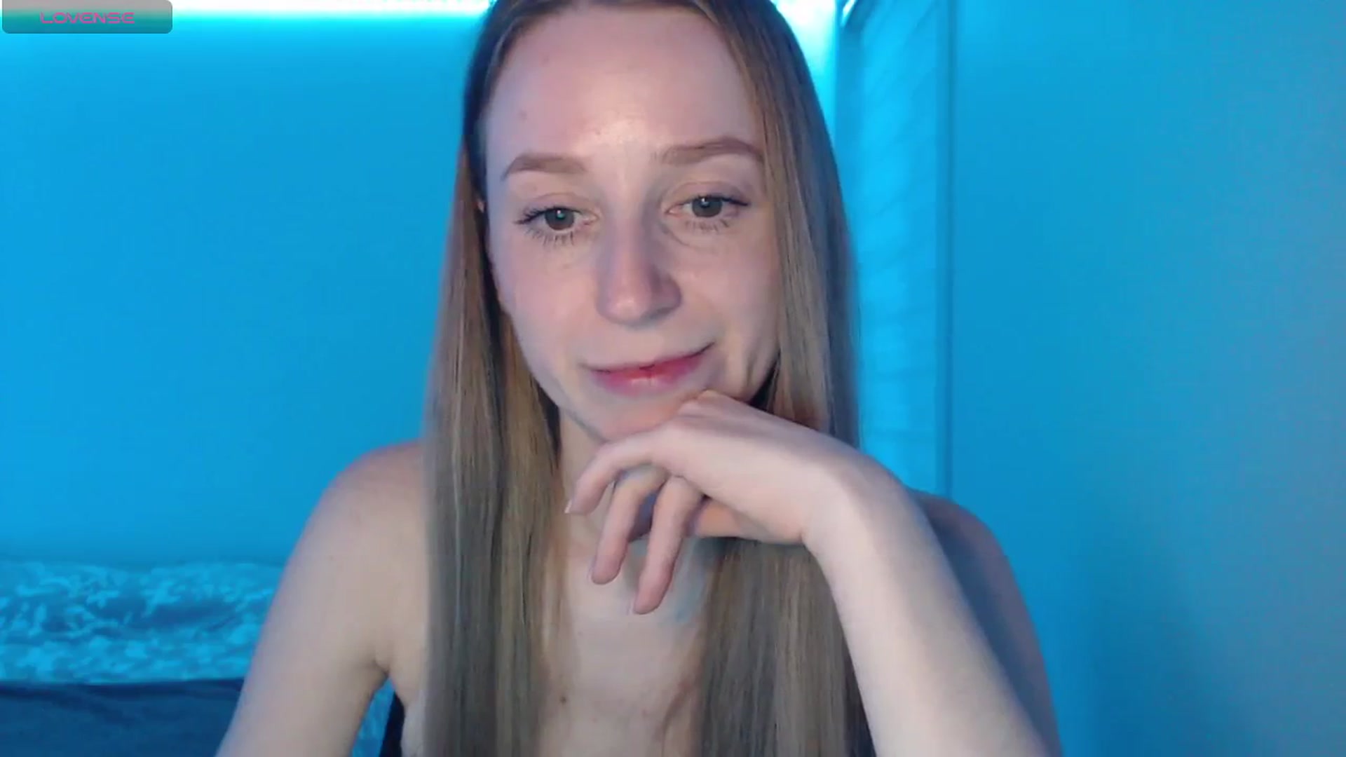 Gallery image thumbnail from PetitAnge_'s myfreecams stream on, 04/26/2026, 24:43 image 4 of 20