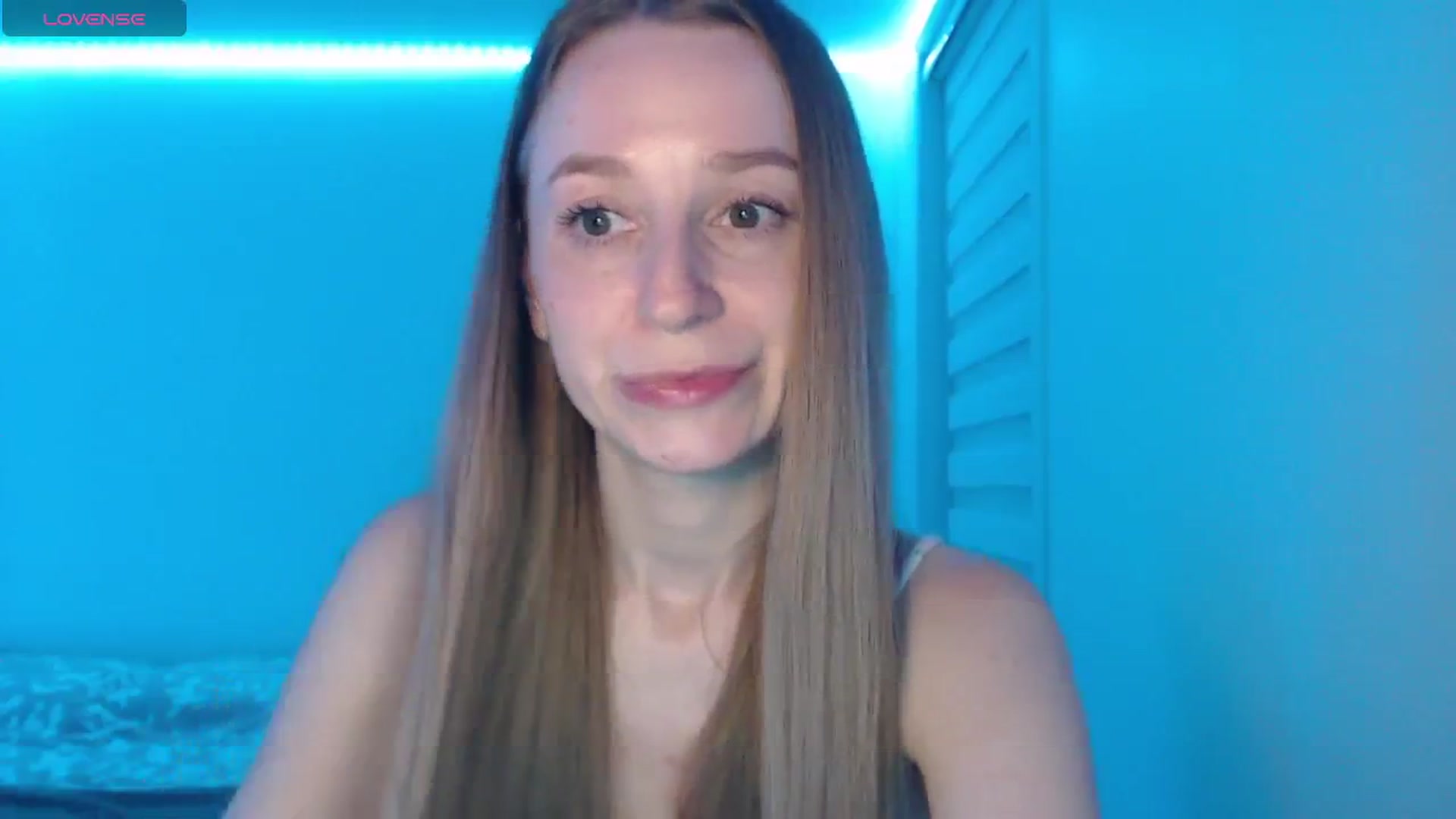 Gallery image thumbnail from PetitAnge_'s myfreecams stream on, 04/26/2026, 24:43 image 13 of 20