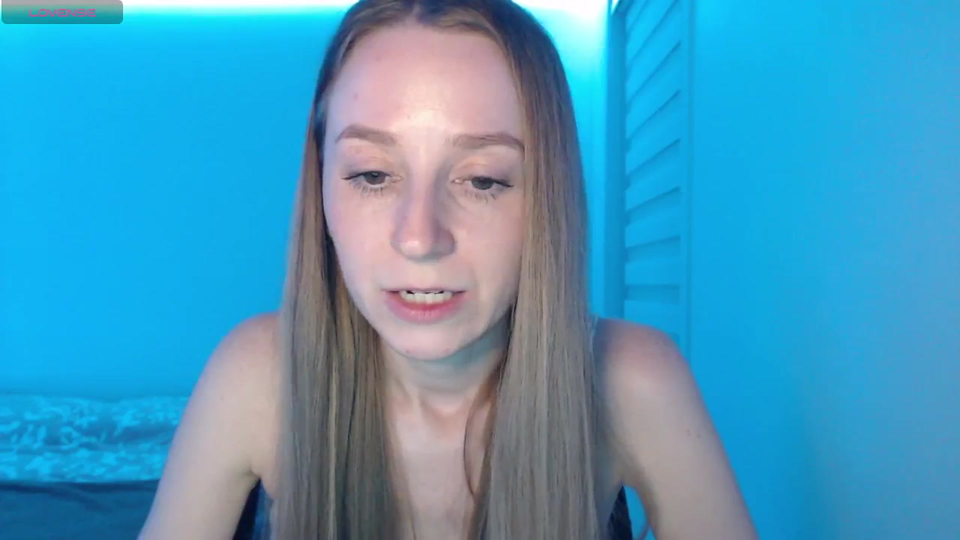 Gallery image thumbnail from PetitAnge_'s myfreecams stream on, 04/26/2026, 24:43 image 17 of 20