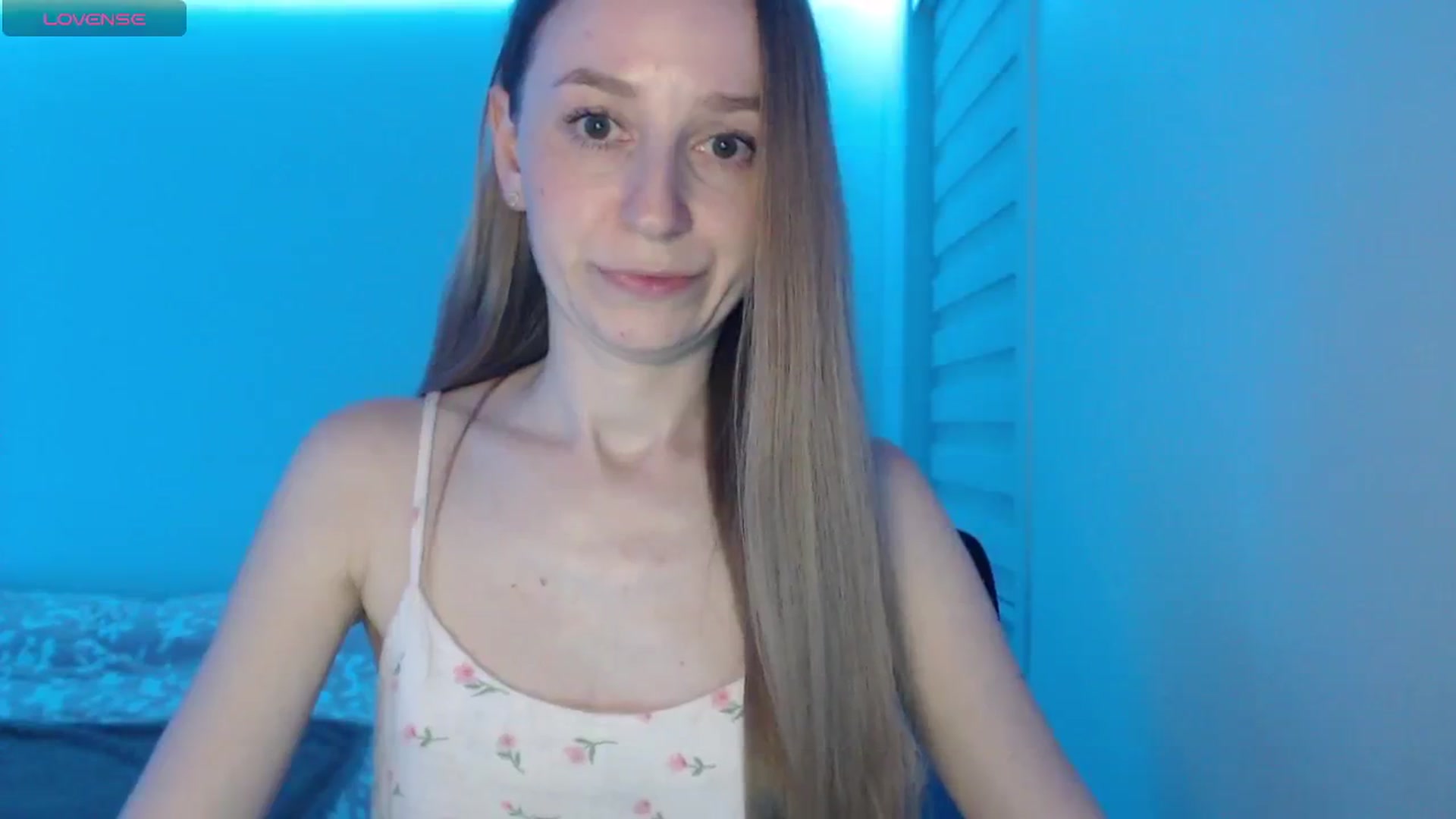 Gallery image thumbnail from PetitAnge_'s myfreecams stream on, 04/26/2026, 24:43 image 10 of 20