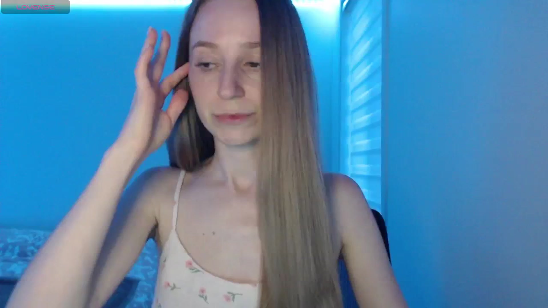 Gallery image thumbnail from PetitAnge_'s myfreecams stream on, 04/26/2026, 24:43 image 1 of 20
