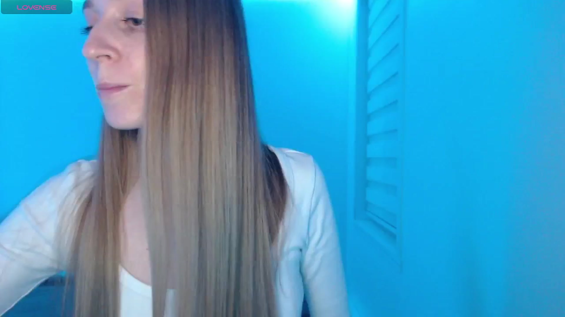Gallery image thumbnail from PetitAnge_'s myfreecams stream on, 04/29/2026, 24:52 image 5 of 20