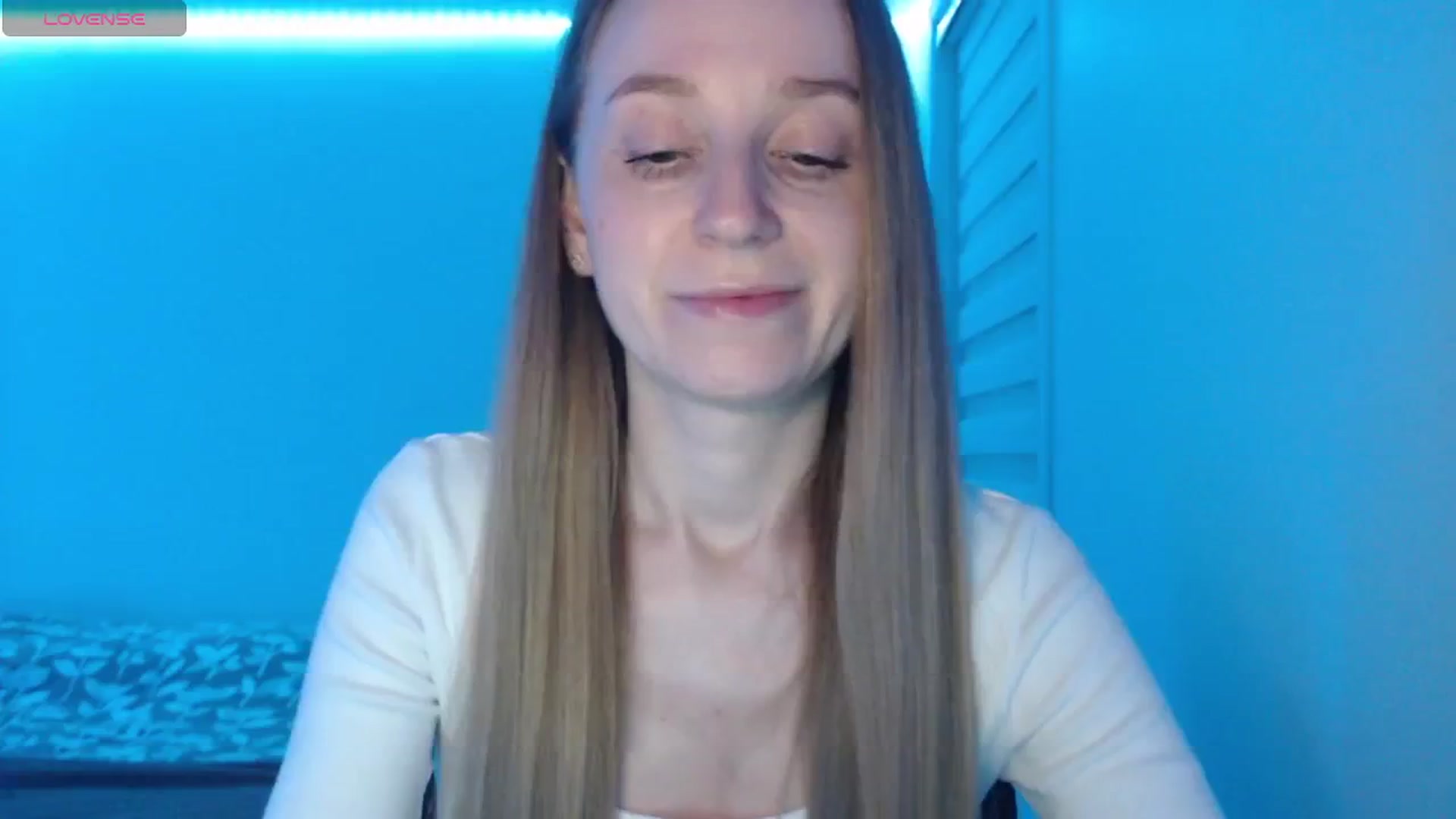 Gallery image thumbnail from PetitAnge_'s myfreecams stream on, 04/29/2026, 24:52 image 20 of 20