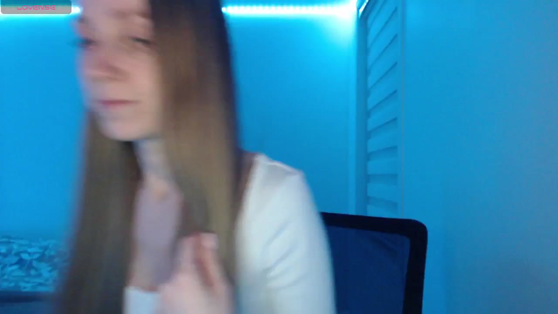 Gallery image thumbnail from PetitAnge_'s myfreecams stream on, 04/29/2026, 24:52 image 19 of 20