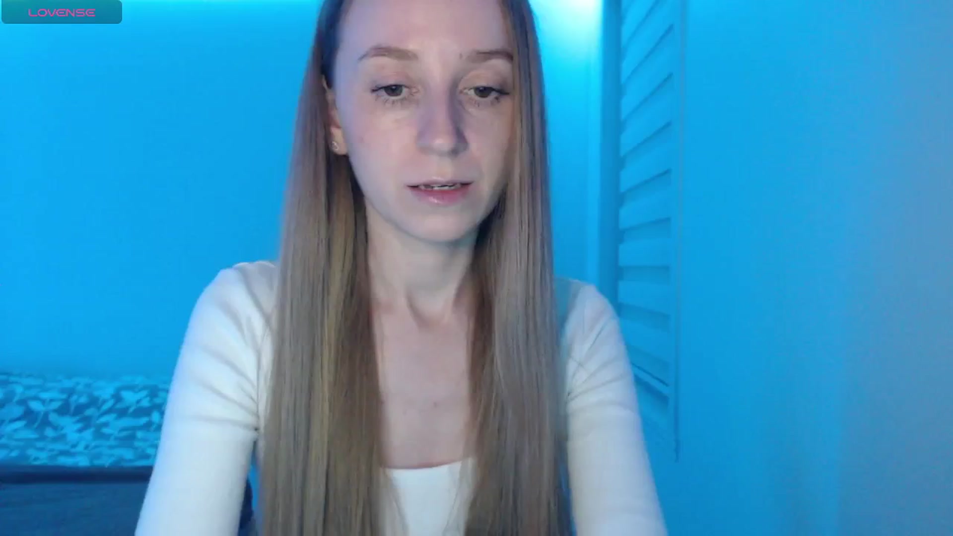 Gallery image thumbnail from PetitAnge_'s myfreecams stream on, 04/29/2026, 24:52 image 7 of 20