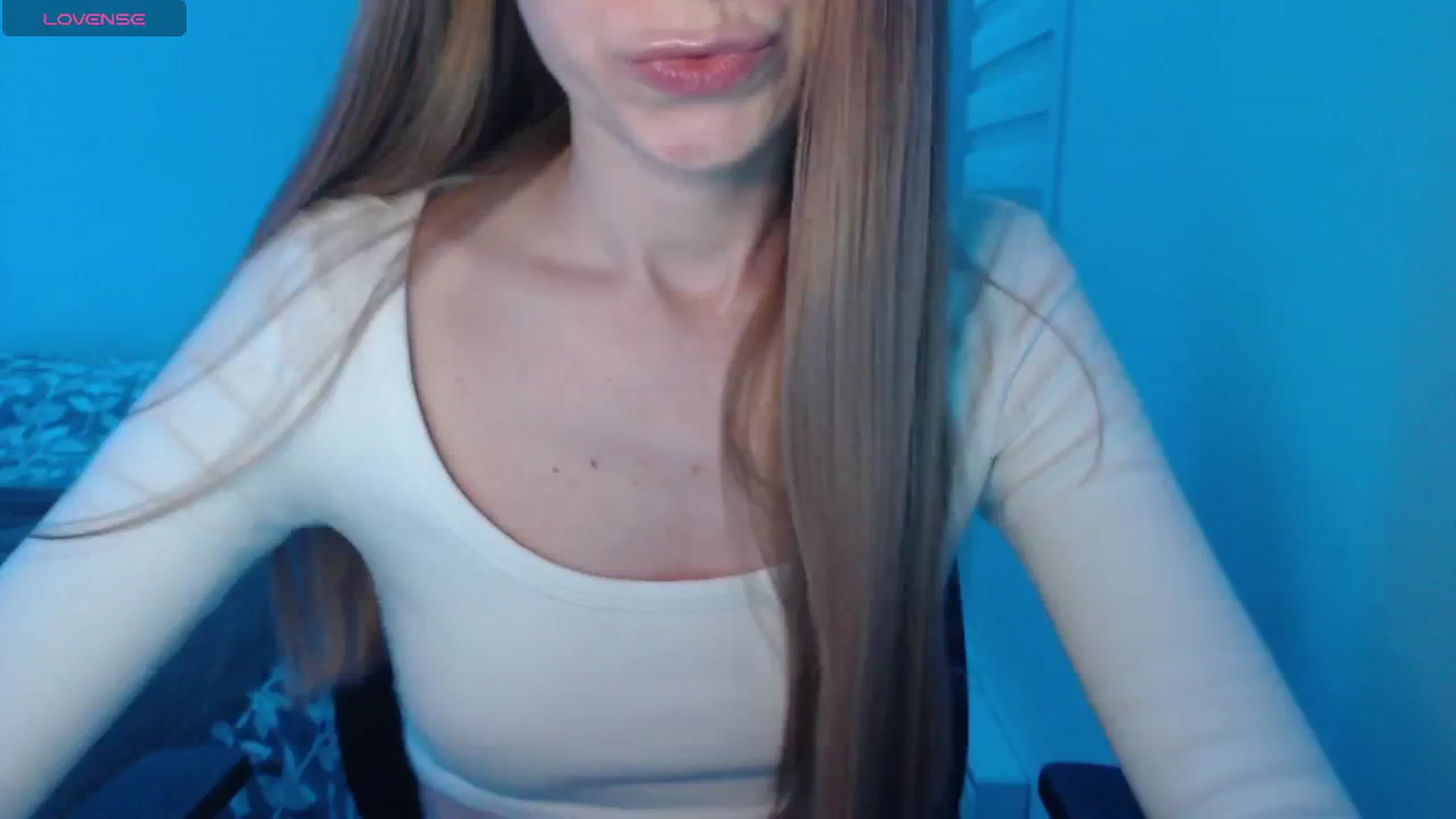 Gallery image thumbnail from PetitAnge_'s myfreecams stream on, 04/29/2026, 24:52 image 13 of 20