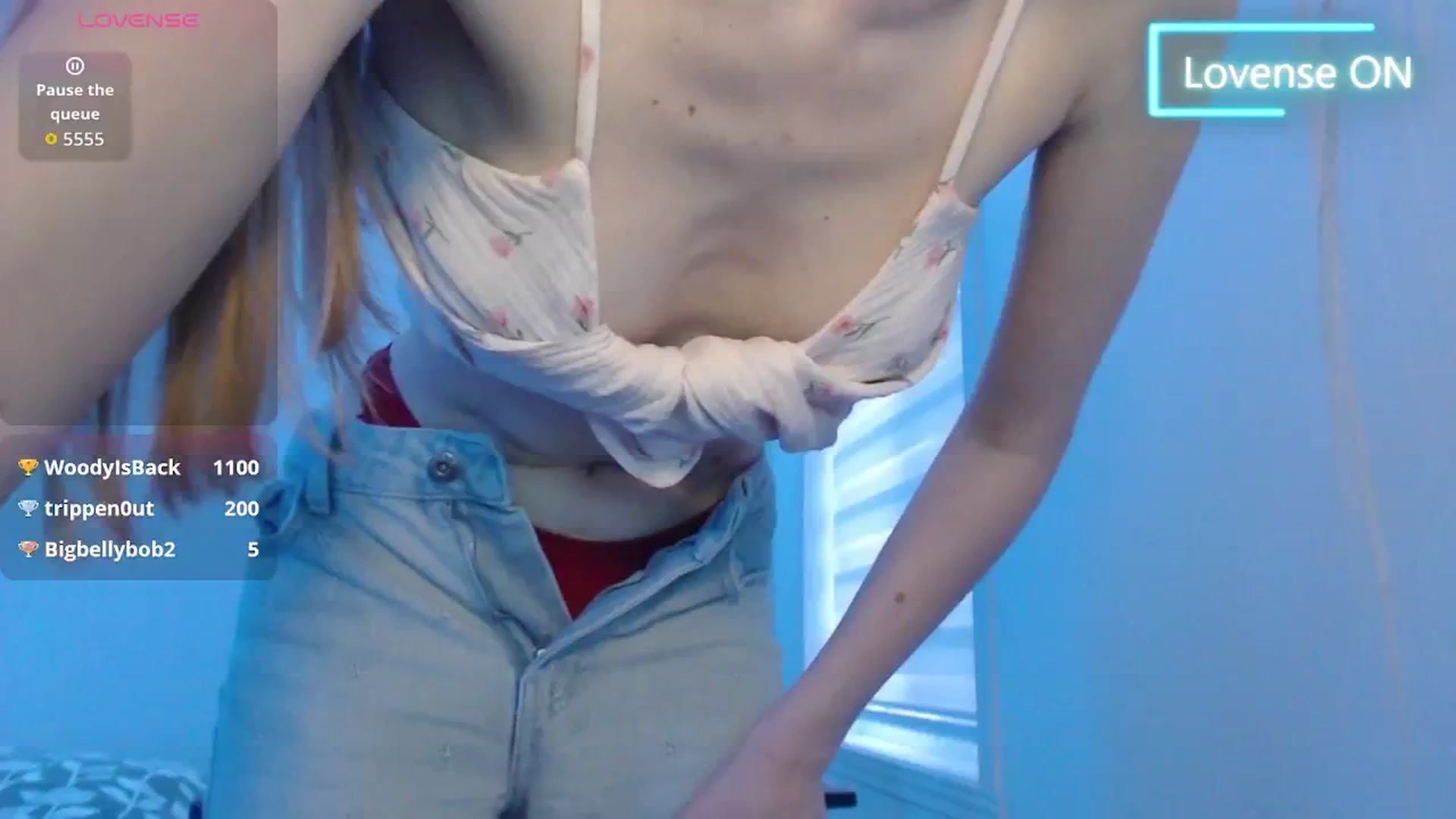 Gallery image thumbnail from PetitAnge_'s myfreecams stream on, 04/30/2026, 23:44 image 14 of 20