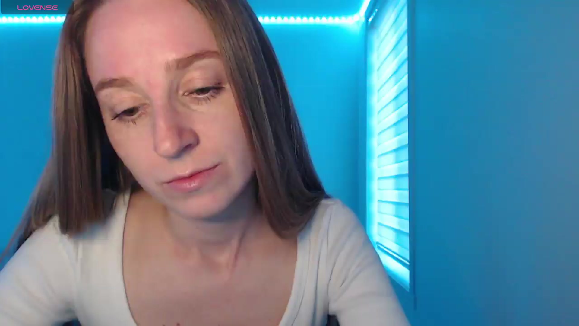 Gallery image thumbnail from PetitAnge_'s myfreecams stream on, 05/18/2026, 24:18 image 3 of 20
