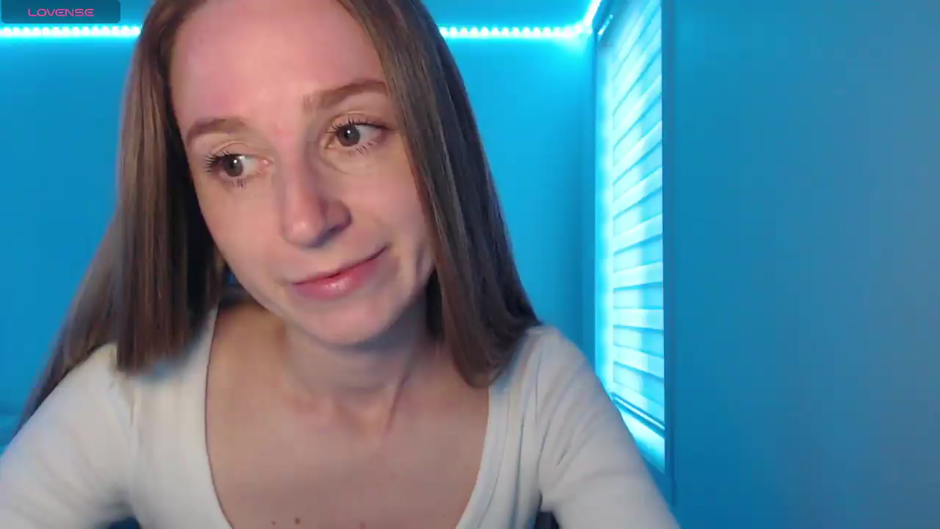 Gallery image thumbnail from PetitAnge_'s myfreecams stream on, 05/18/2026, 24:18 image 4 of 20