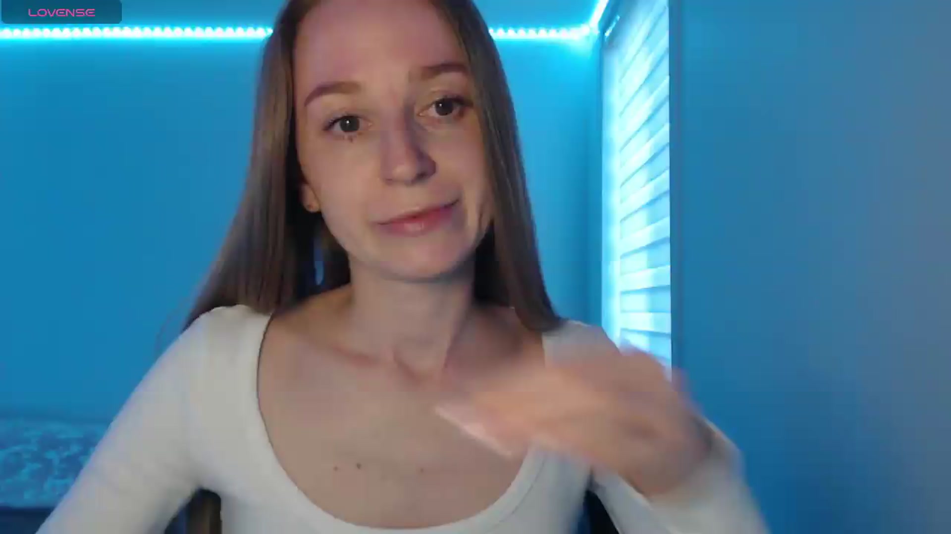 Gallery image thumbnail from PetitAnge_'s myfreecams stream on, 05/18/2026, 24:18 image 1 of 20
