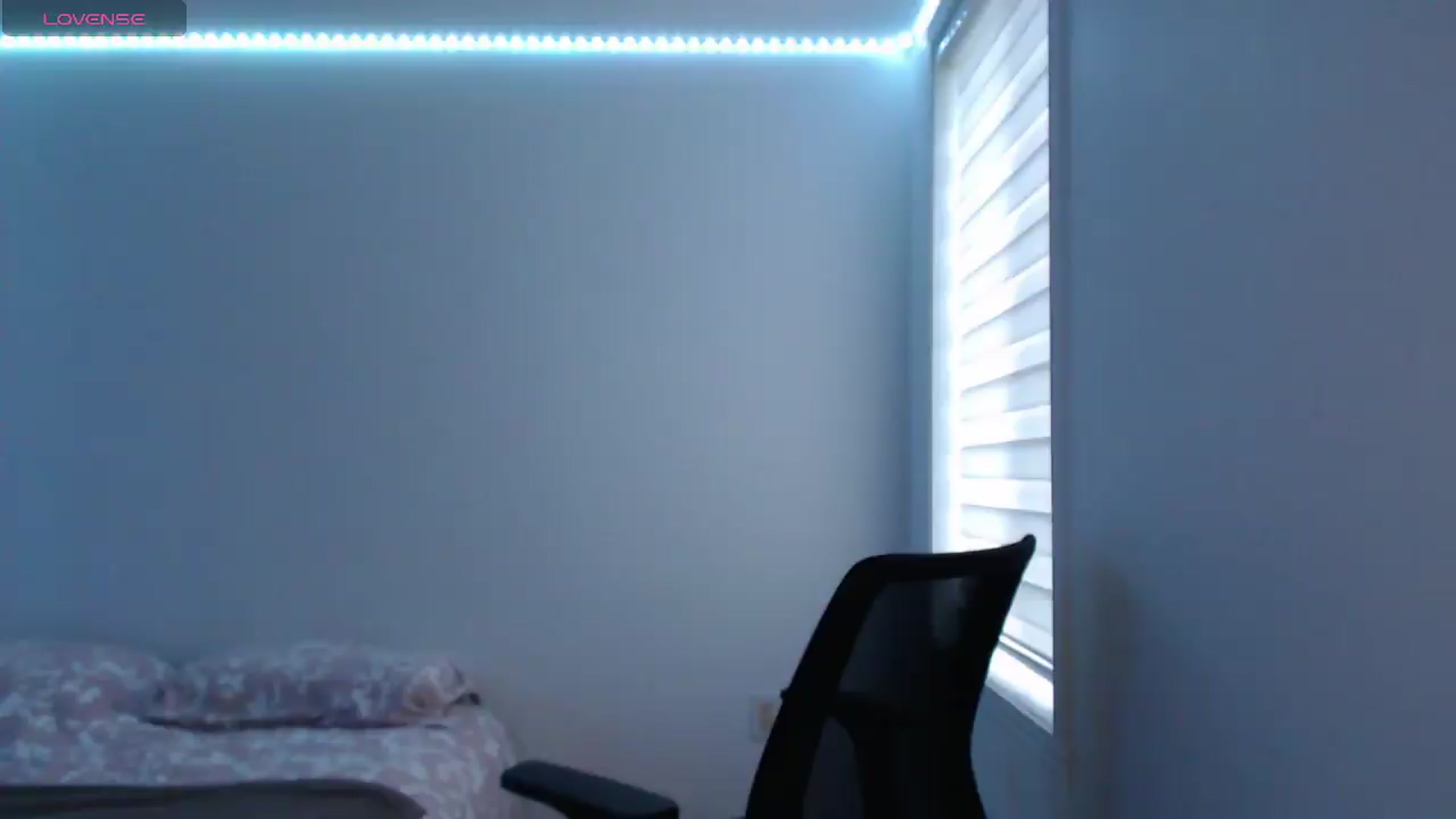Gallery image thumbnail from PetitAnge_'s myfreecams stream on, 06/26/2026, 23:59 image 9 of 20