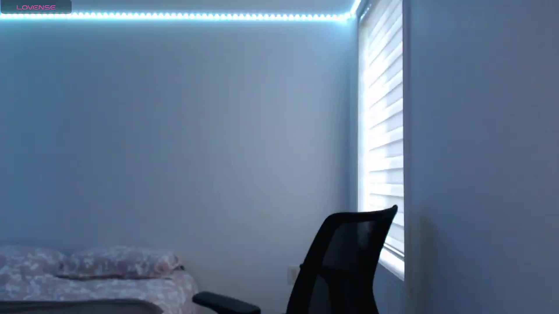 Gallery image thumbnail from PetitAnge_'s myfreecams stream on, 06/26/2026, 23:59 image 6 of 20