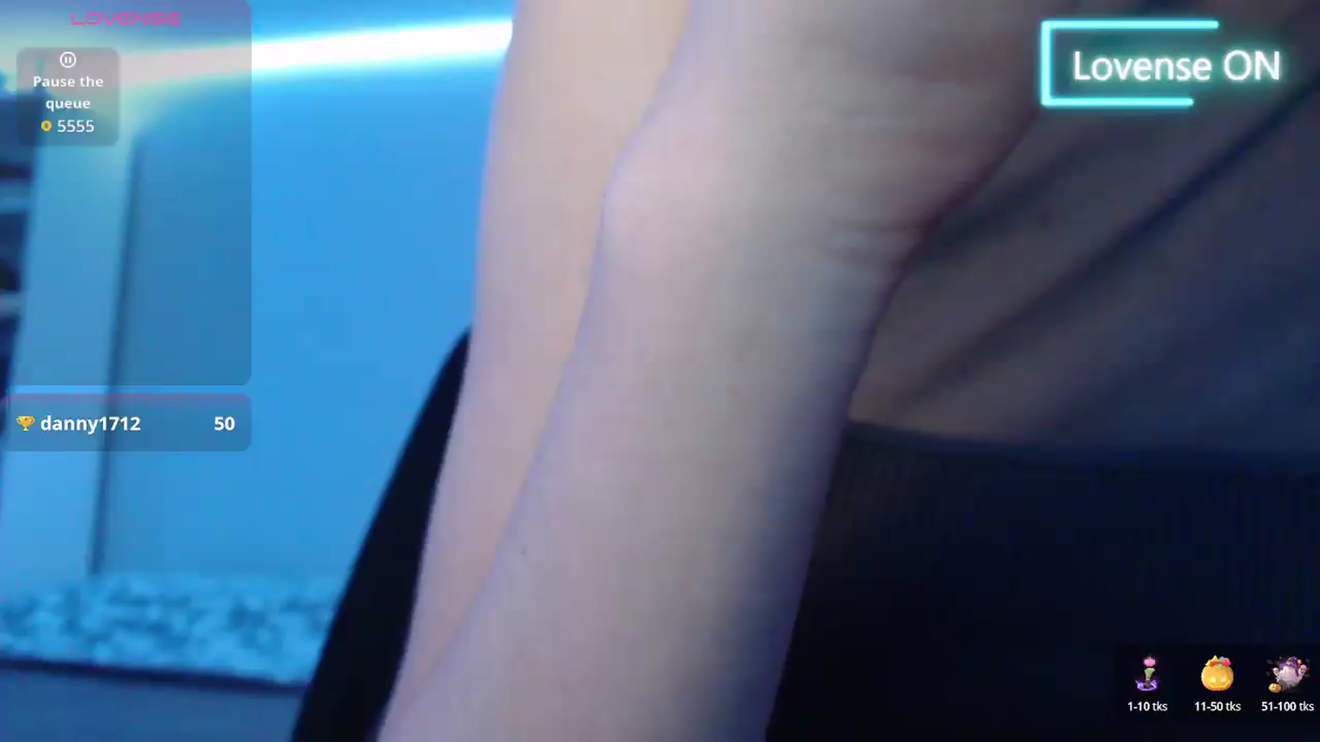 Gallery image thumbnail from PetitAnge_'s myfreecams stream on, 08/03/2026, 23:09 image 16 of 20