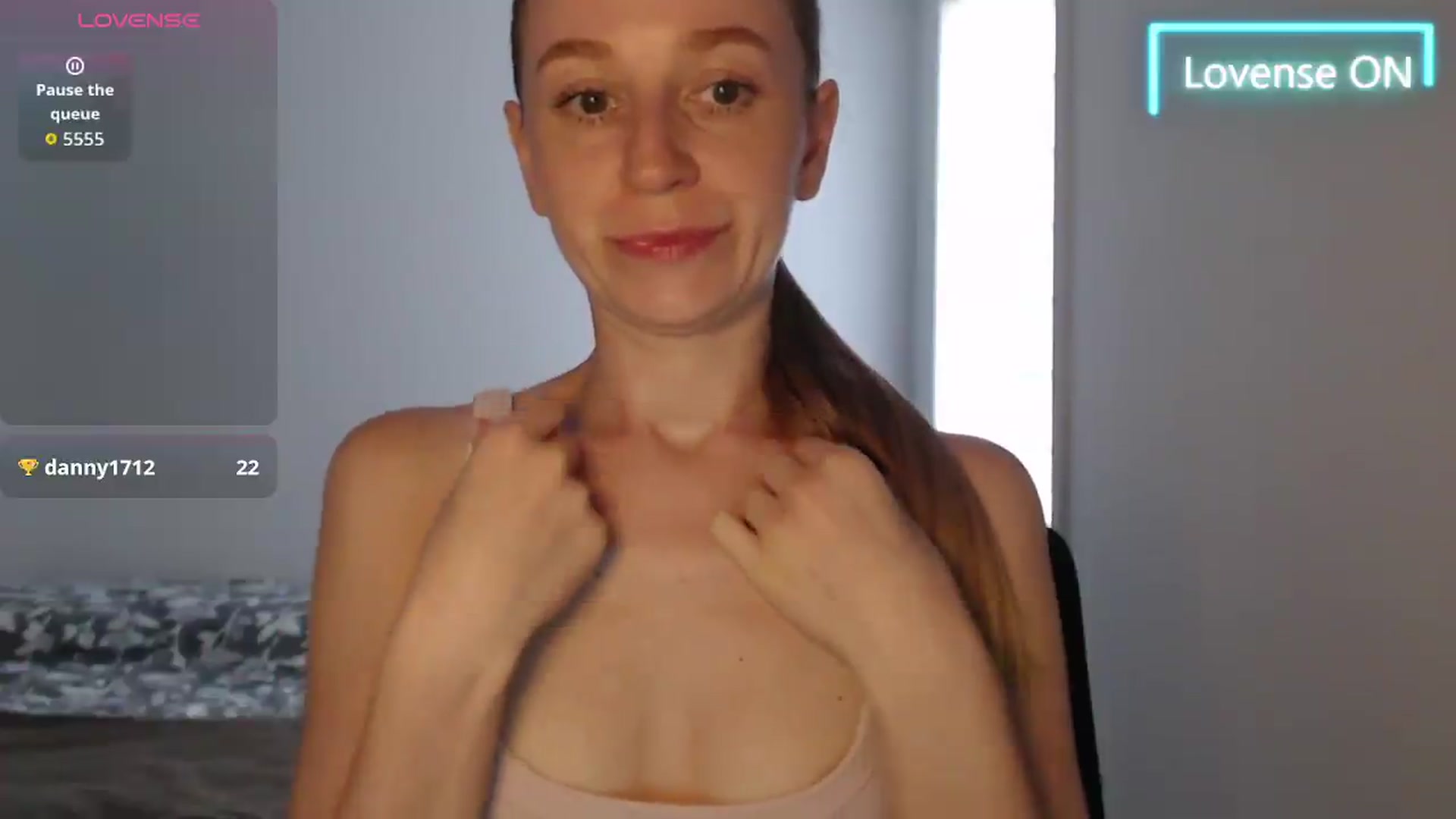 Gallery image thumbnail from PetitAnge_'s myfreecams stream on, 08/05/2026, 23:21 image 17 of 20