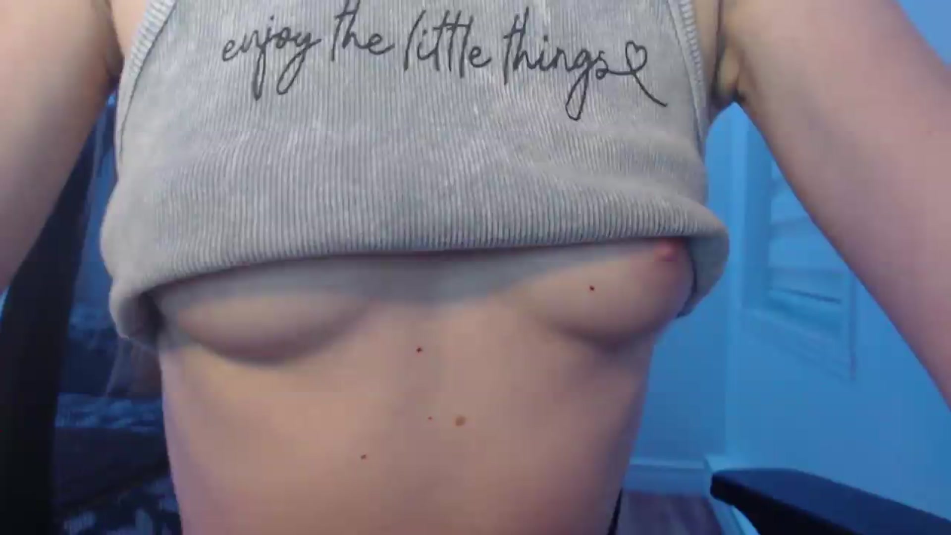 Gallery image thumbnail from PetitAnge_'s myfreecams stream on, 08/15/2026, 24:31 image 17 of 20