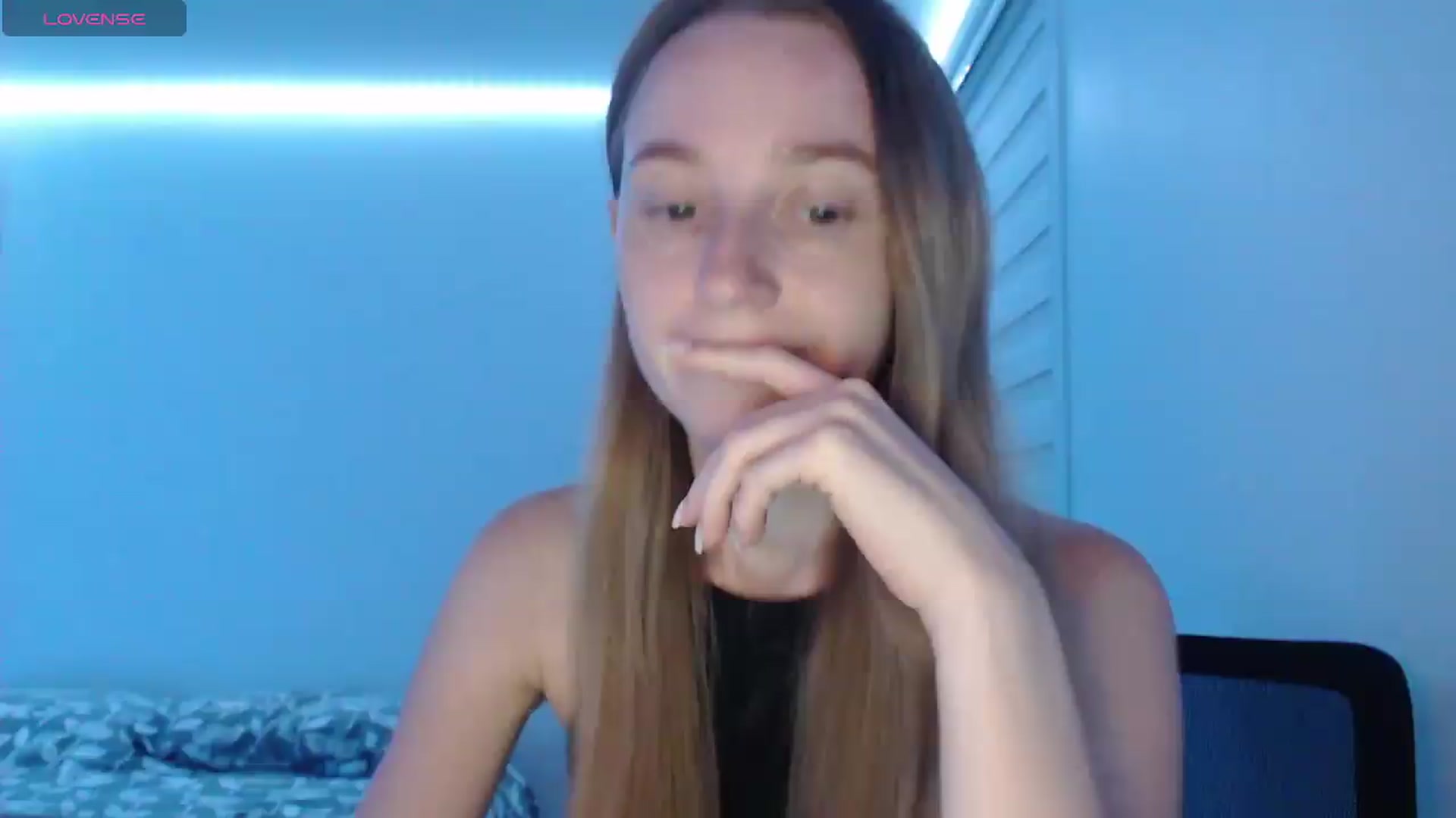 Gallery image thumbnail from PetitAnge_'s myfreecams stream on, 08/17/2026, 03:35 image 1 of 20