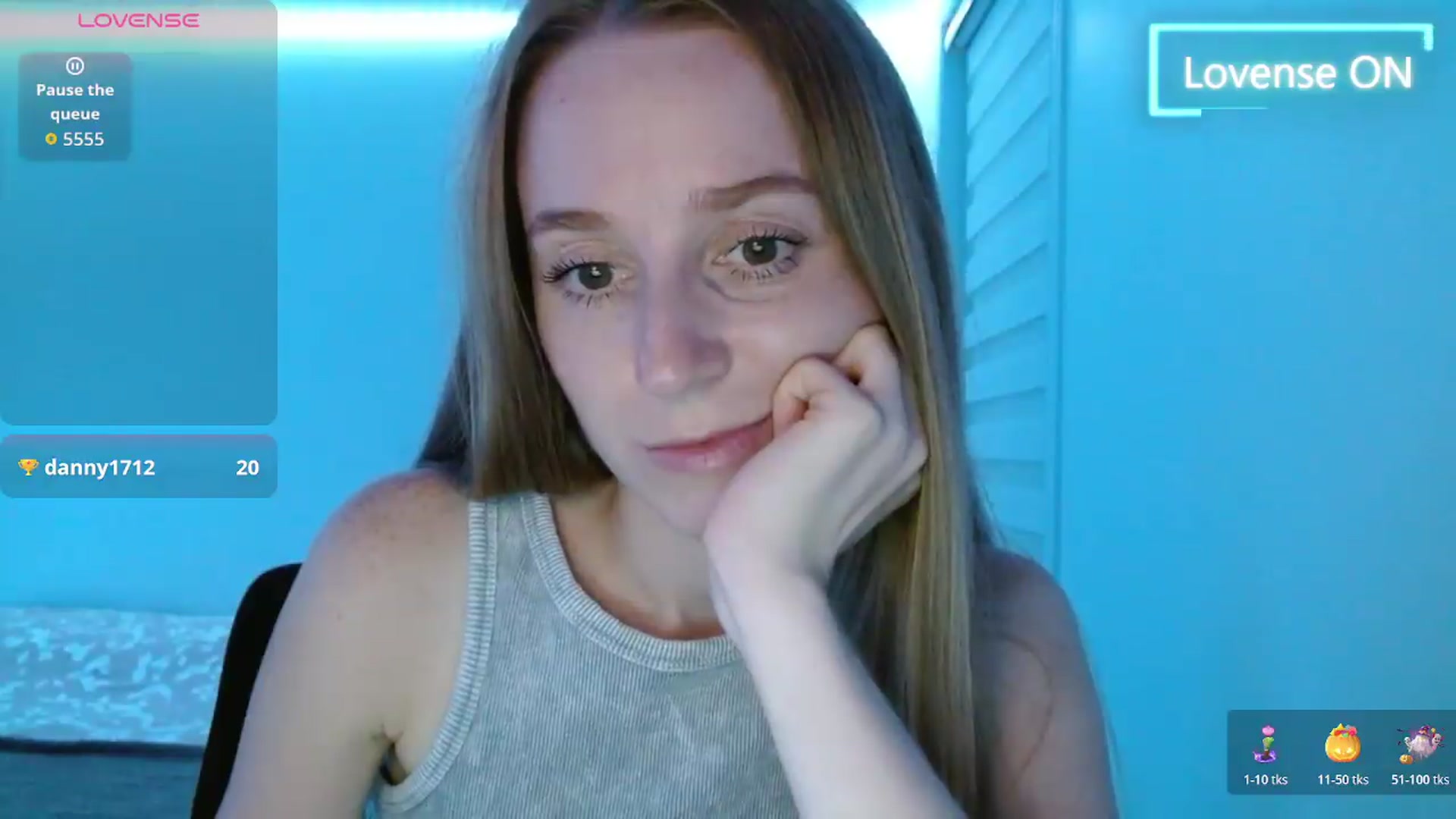 Gallery image thumbnail from PetitAnge_'s myfreecams stream on, 08/28/2026, 24:40 image 13 of 20