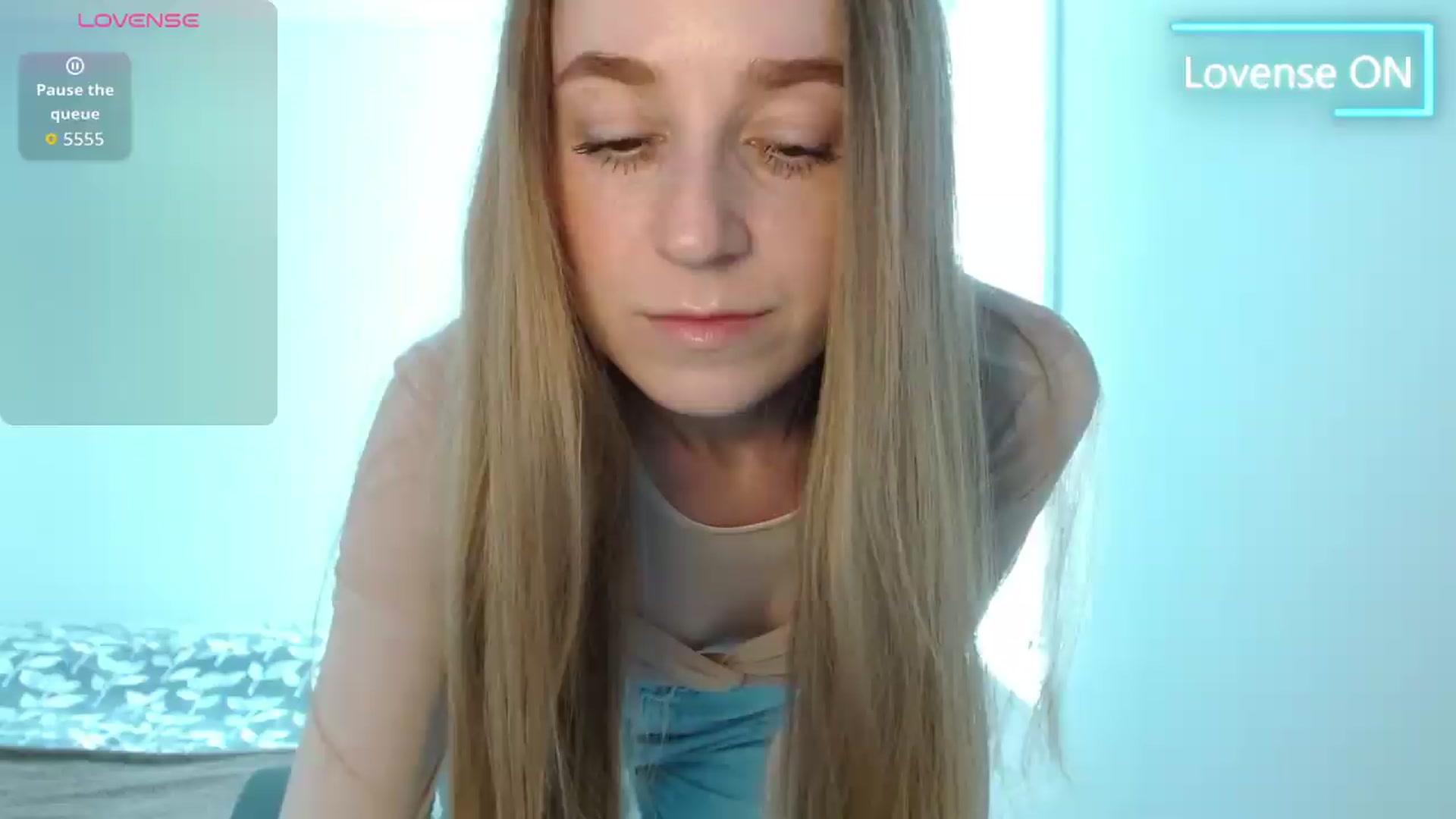 Gallery image thumbnail from PetitAnge_'s myfreecams stream on, 09/02/2026, 17:27 image 11 of 20