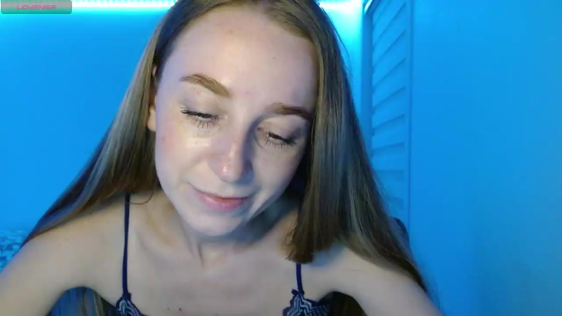 Gallery image thumbnail from PetitAnge_'s myfreecams stream on, 09/05/2026, 24:03 image 17 of 20