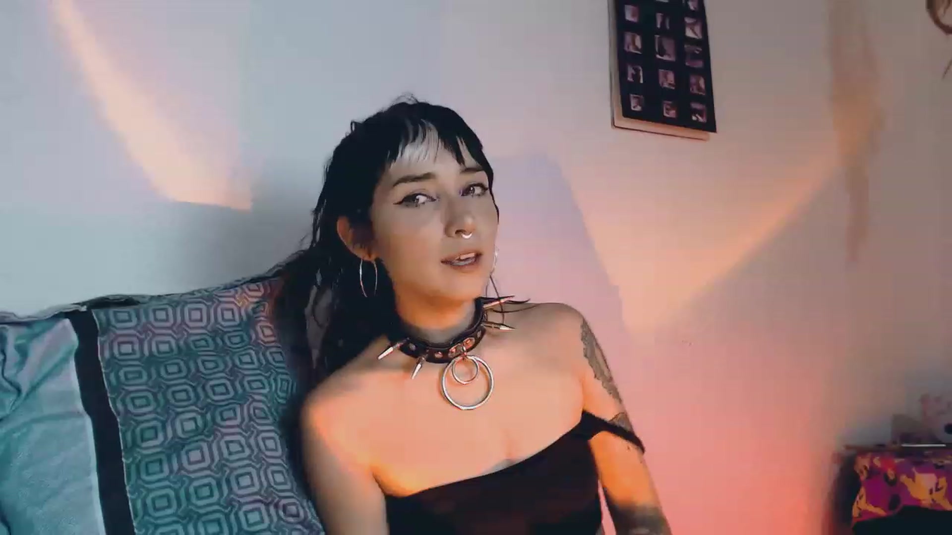 Gallery image thumbnail from Petit_Haze's myfreecams stream on, 05/27/2023, 09:41 image 2 of 20