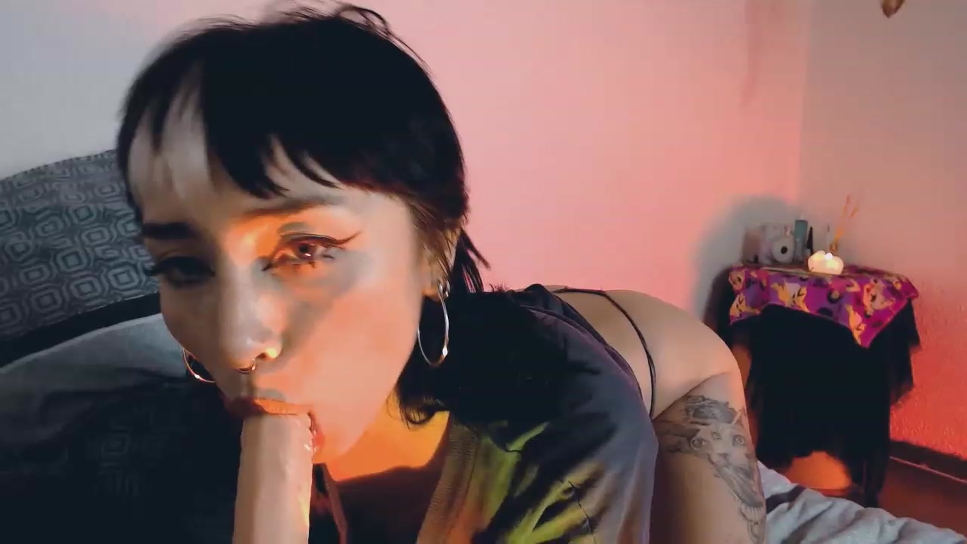 Gallery image thumbnail from Petit_Haze's myfreecams stream on, 06/01/2023, 07:52 image 4 of 20
