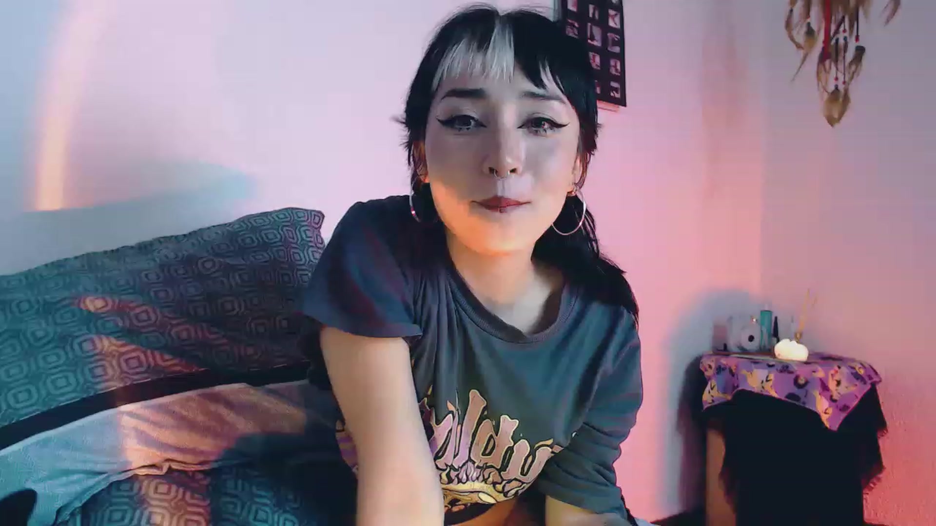 Gallery image thumbnail from Petit_Haze's myfreecams stream on, 06/01/2023, 07:52 image 3 of 20