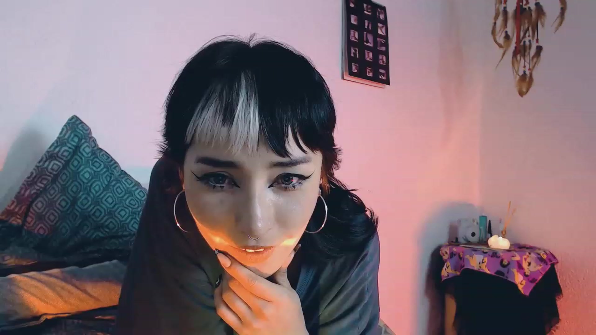 Gallery image thumbnail from Petit_Haze's myfreecams stream on, 06/01/2023, 07:52 image 13 of 20