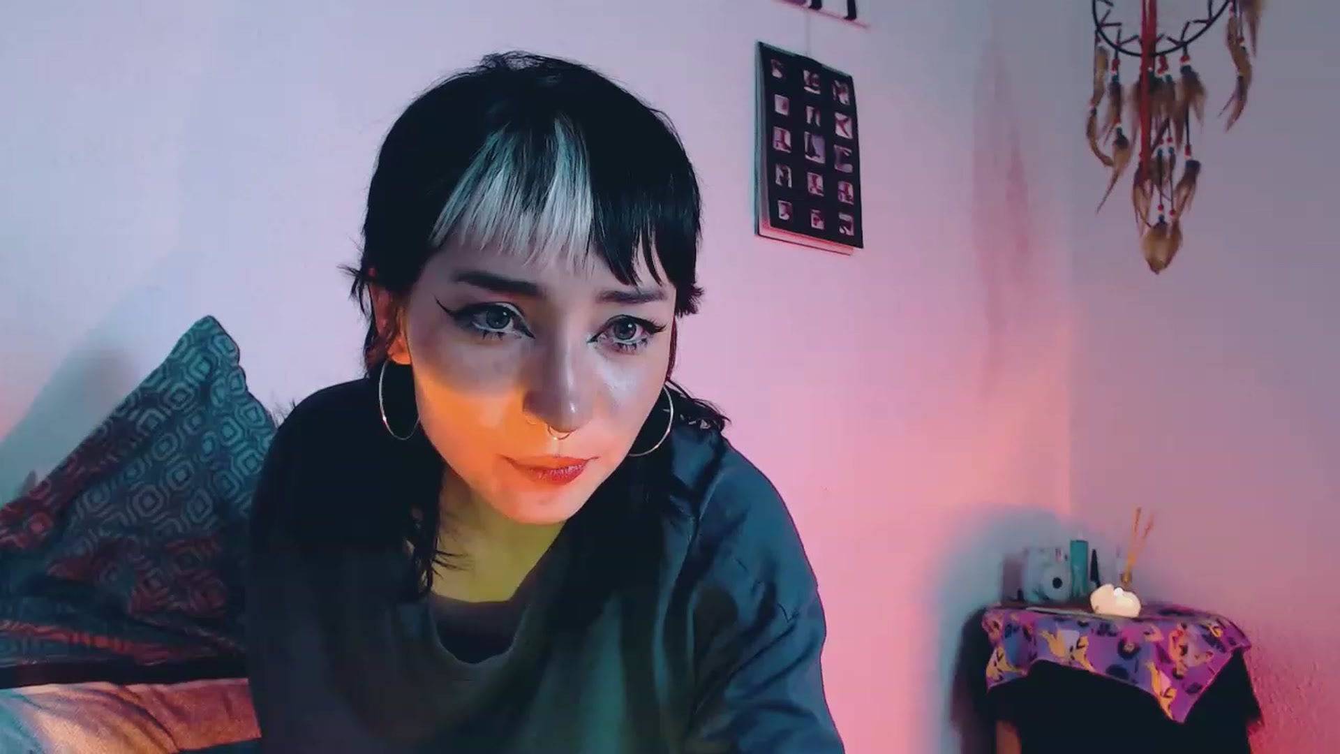 Gallery image thumbnail from Petit_Haze's myfreecams stream on, 06/01/2023, 07:52 image 16 of 20