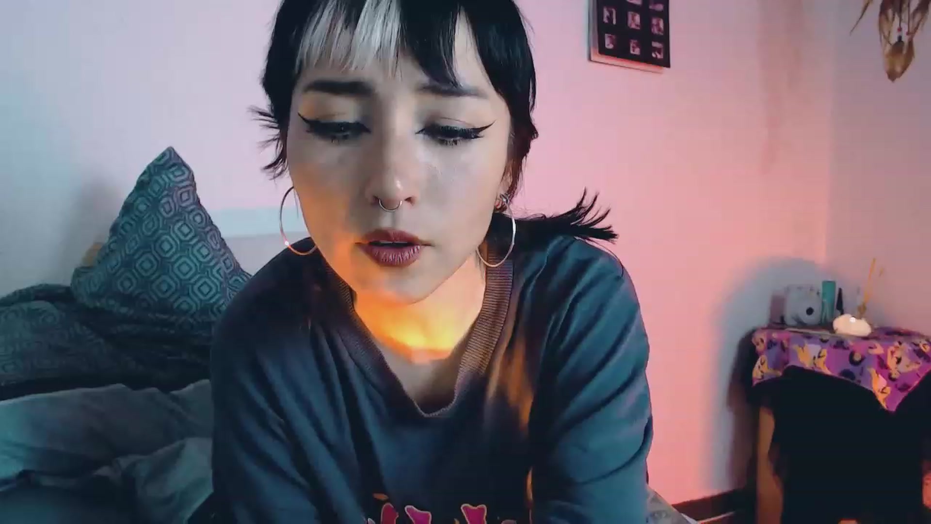Gallery image thumbnail from Petit_Haze's myfreecams stream on, 06/01/2023, 08:52 image 15 of 20