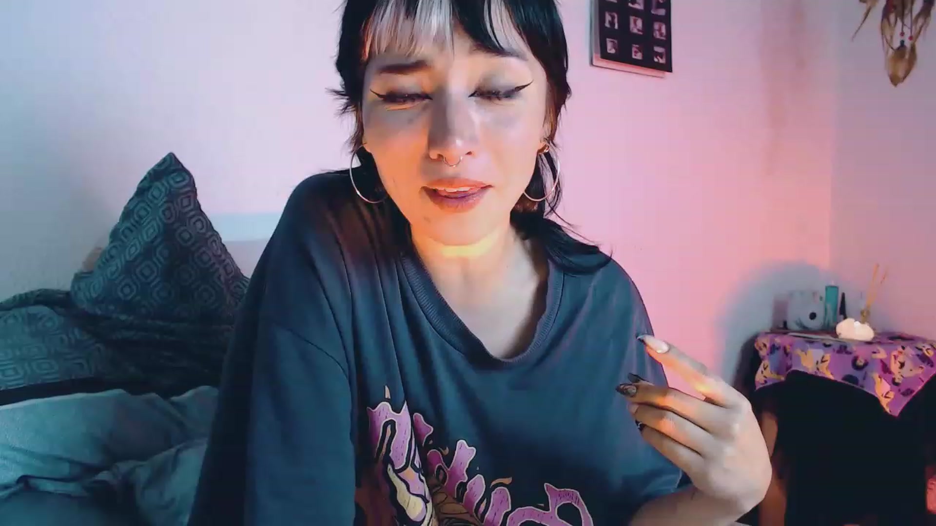 Gallery image thumbnail from Petit_Haze's myfreecams stream on, 06/01/2023, 08:52 image 10 of 20