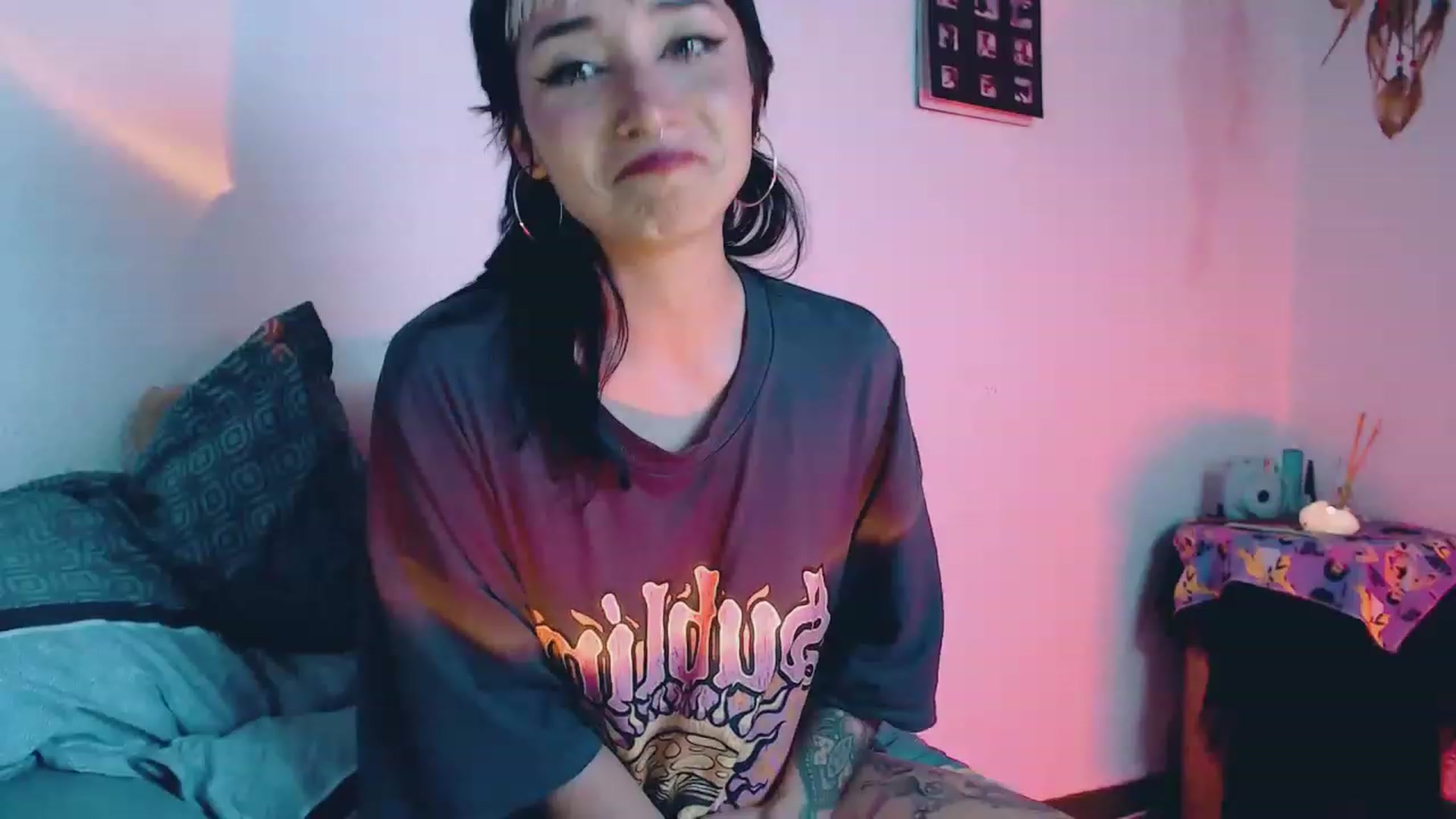 Gallery image thumbnail from Petit_Haze's myfreecams stream on, 06/01/2023, 08:52 image 19 of 20