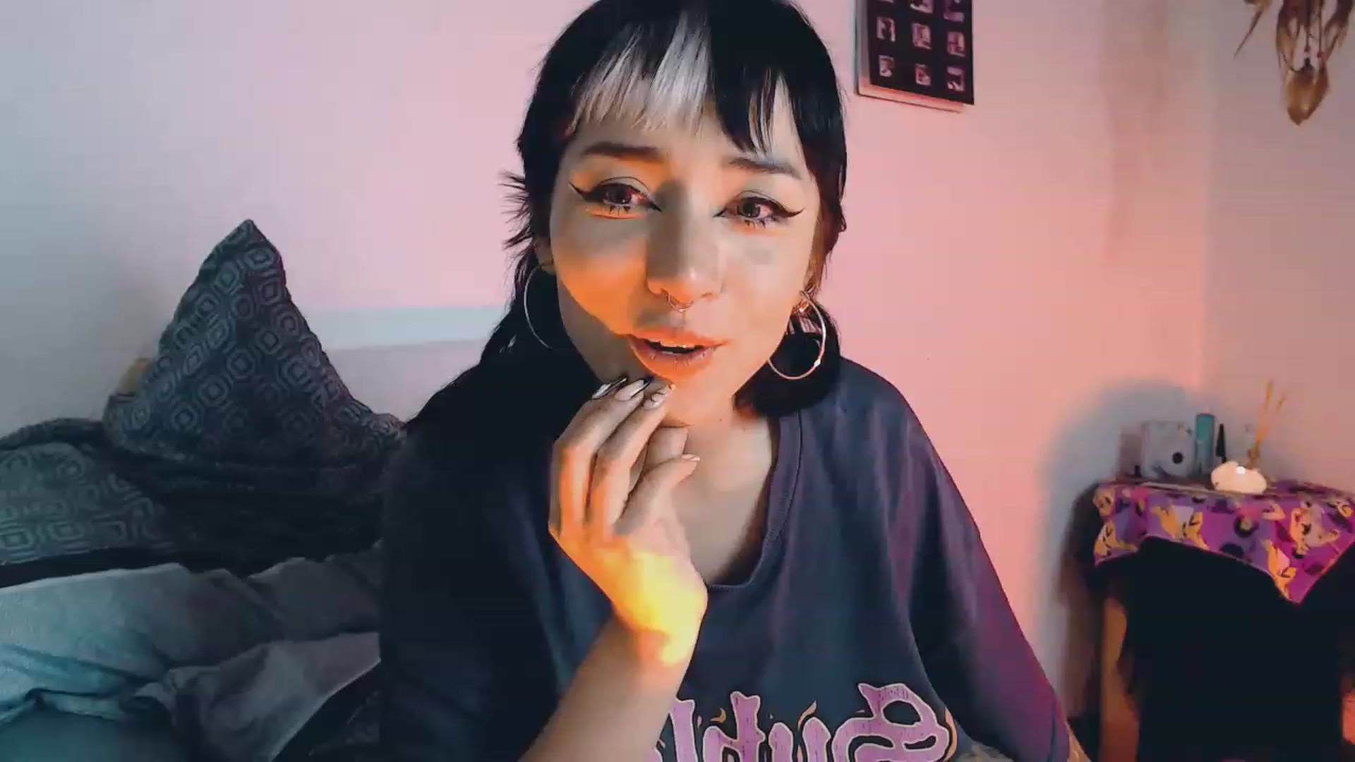 Gallery image thumbnail from Petit_Haze's myfreecams stream on, 06/01/2023, 08:52 image 13 of 20