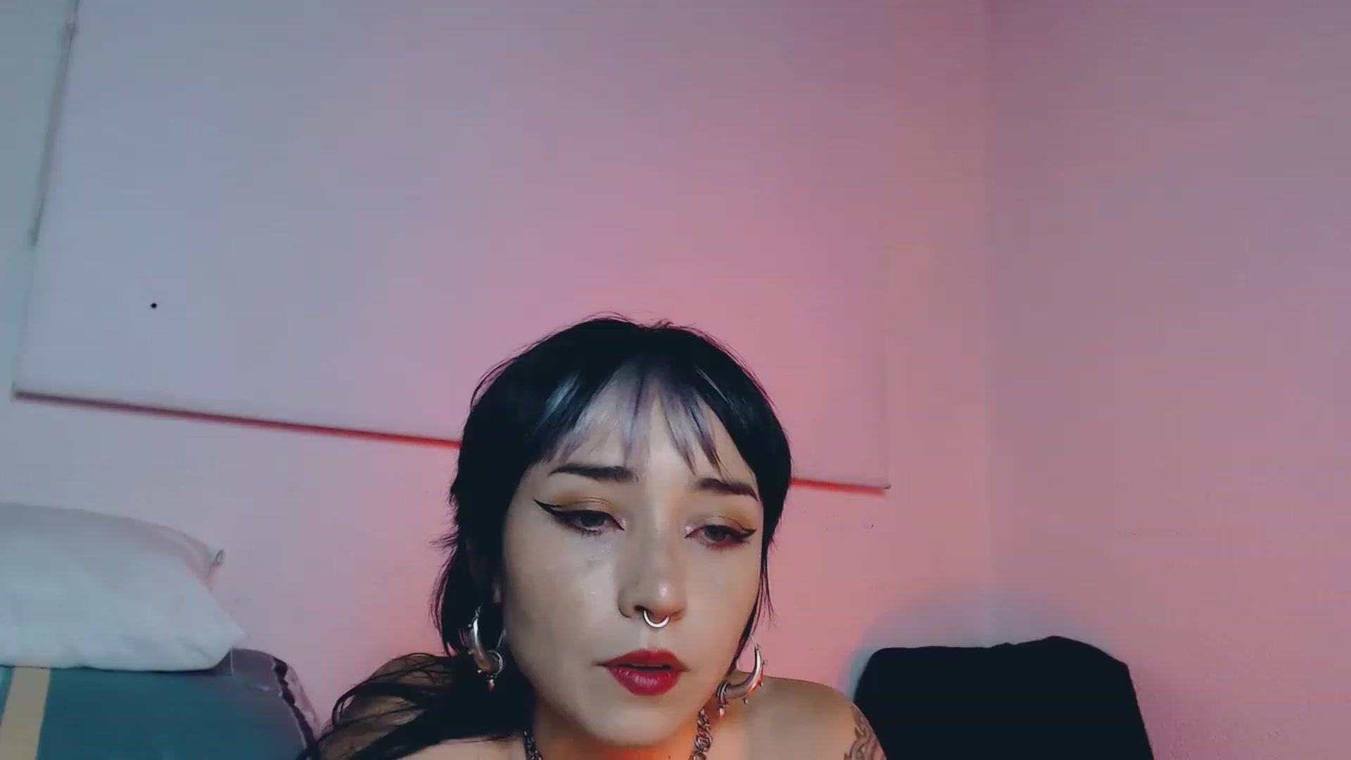 Gallery image thumbnail from Petit_Haze's myfreecams stream on, 06/25/2023, 01:36 image 4 of 20