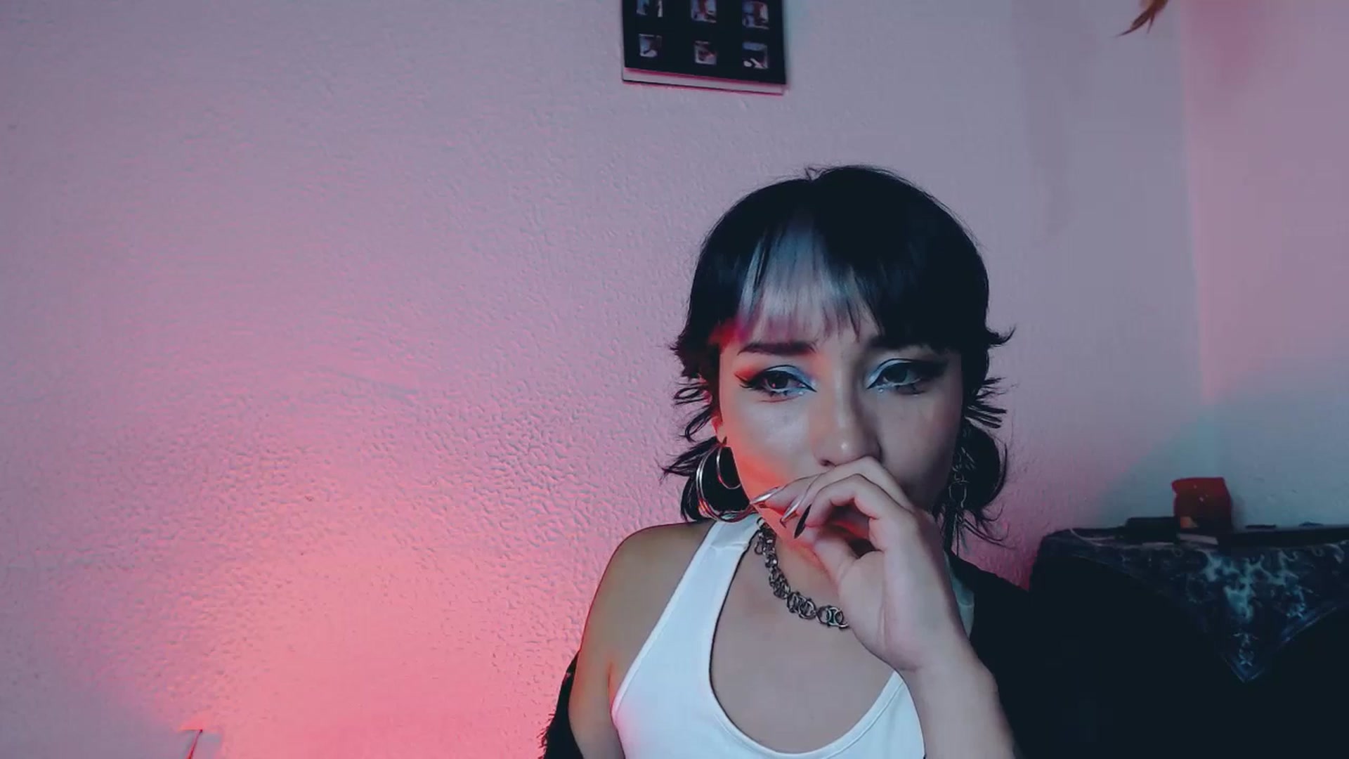 Gallery image thumbnail from Petit_Haze's myfreecams stream on, 07/01/2023, 03:22 image 10 of 20