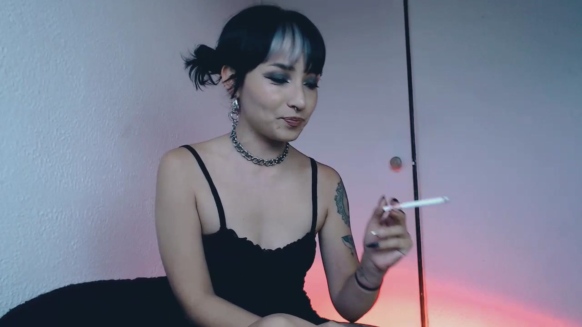 Gallery image thumbnail from Petit_Haze's myfreecams stream on, 07/07/2023, 23:39 image 3 of 20