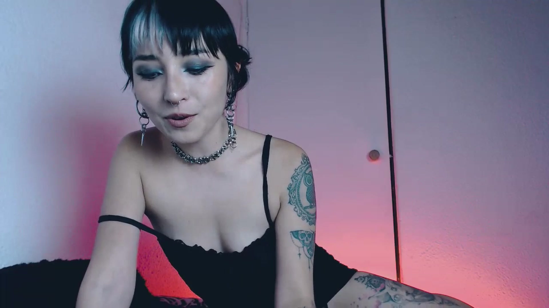Gallery image thumbnail from Petit_Haze's myfreecams stream on, 07/07/2023, 23:39 image 12 of 20