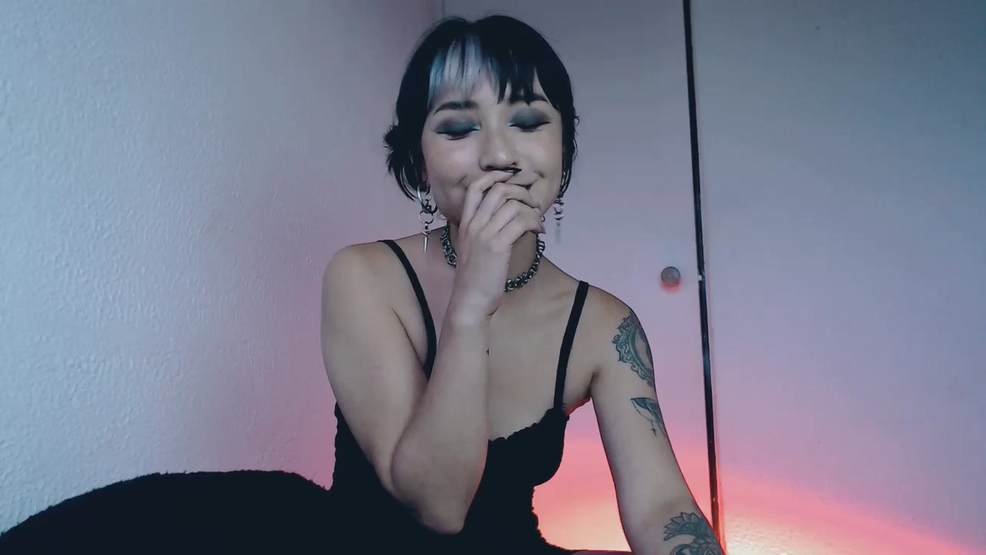 Gallery image thumbnail from Petit_Haze's myfreecams stream on, 07/07/2023, 23:39 image 4 of 20