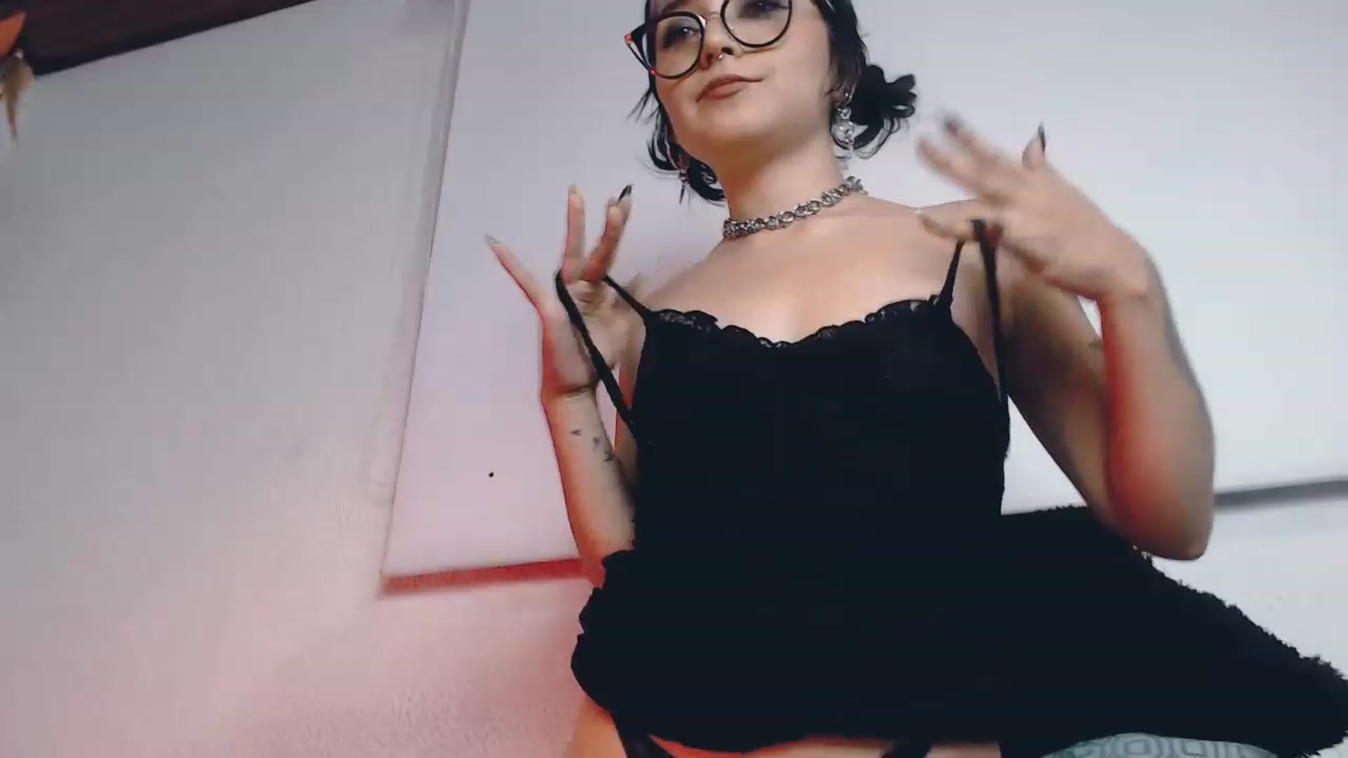 Gallery image thumbnail from Petit_Haze's myfreecams stream on, 07/08/2023, 06:58 image 6 of 20