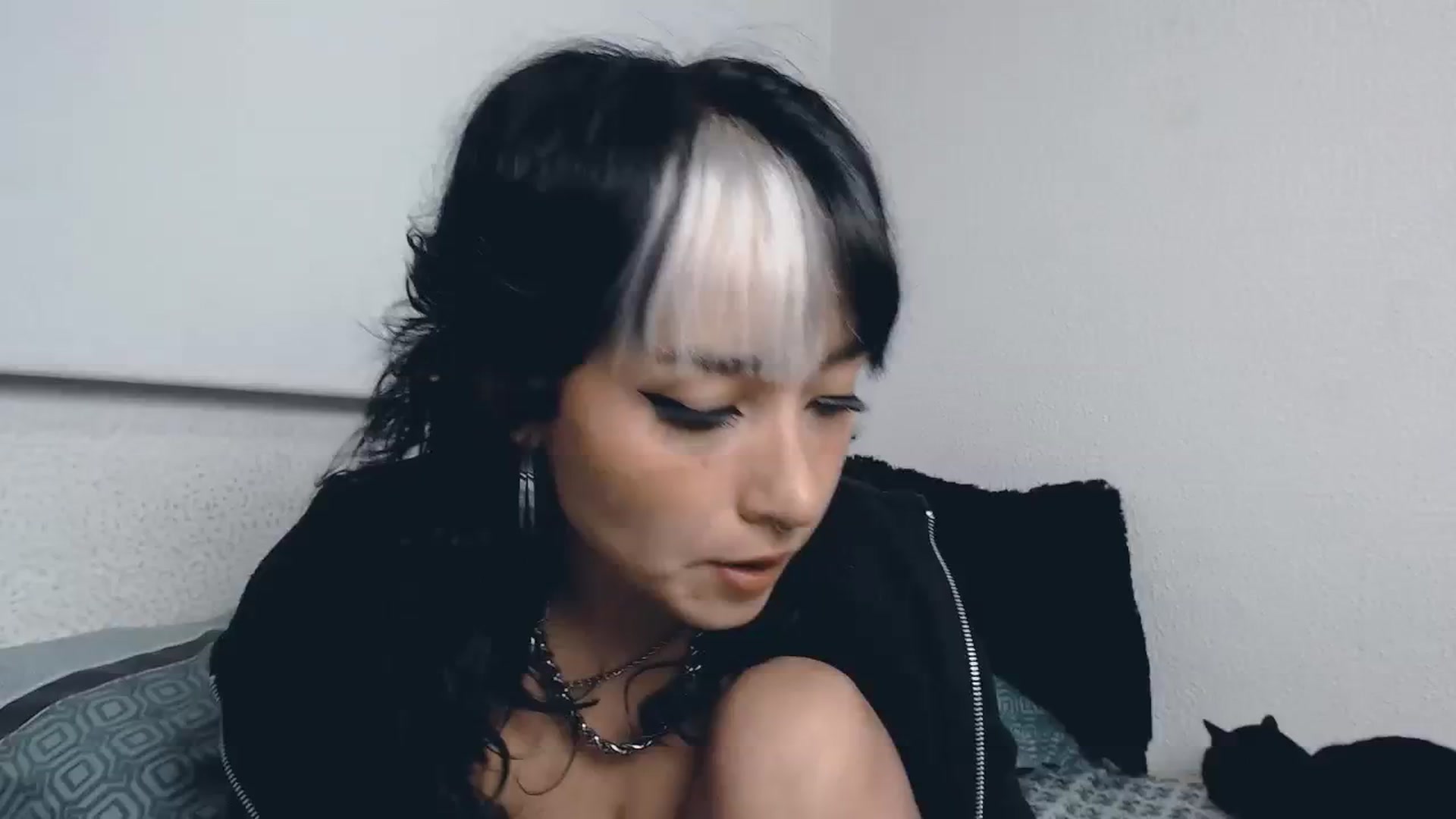 Gallery image thumbnail from Petit_Haze's myfreecams stream on, 08/01/2023, 05:46 image 4 of 20