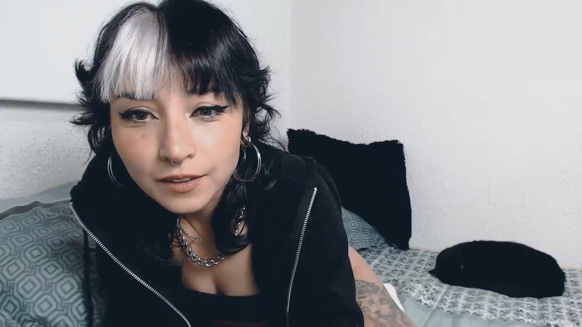 Gallery image thumbnail from Petit_Haze's myfreecams stream on, 08/01/2023, 05:46 image 20 of 20