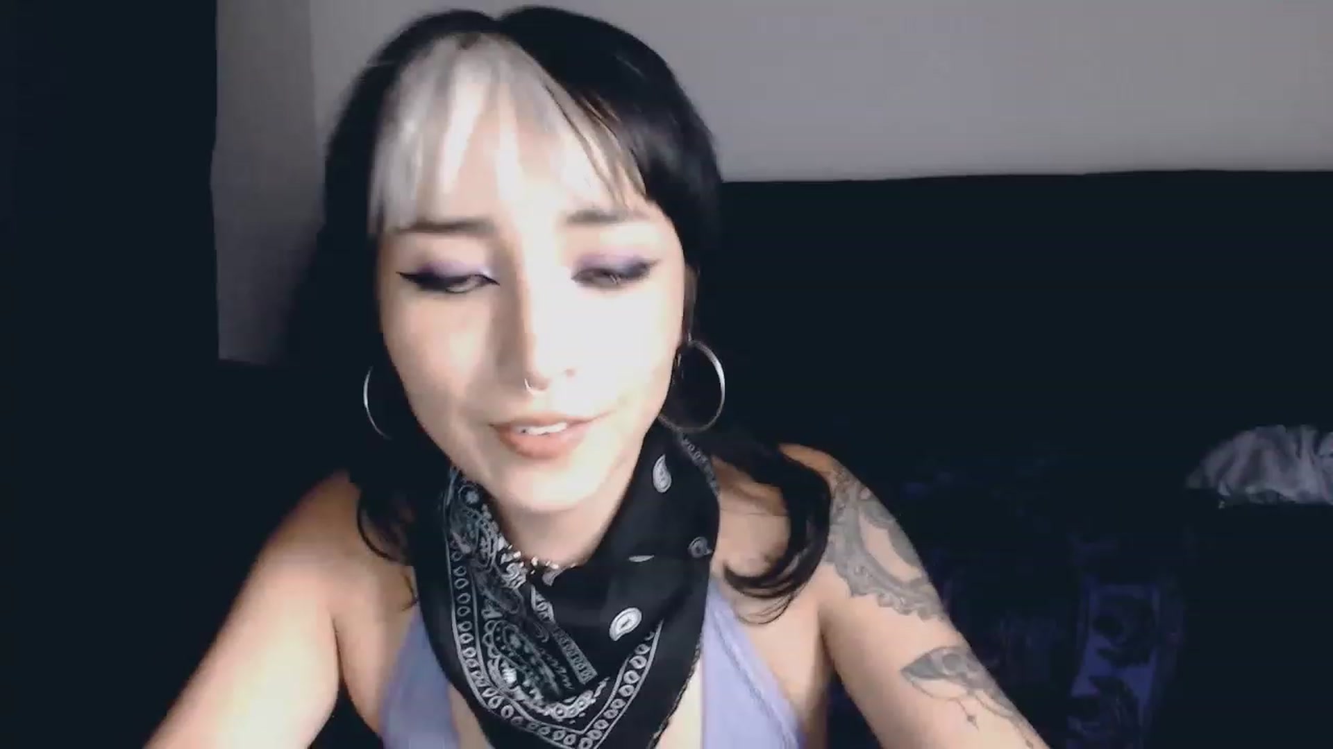 Gallery image thumbnail from Petit_Haze's myfreecams stream on, 08/11/2023, 24:36 image 6 of 20