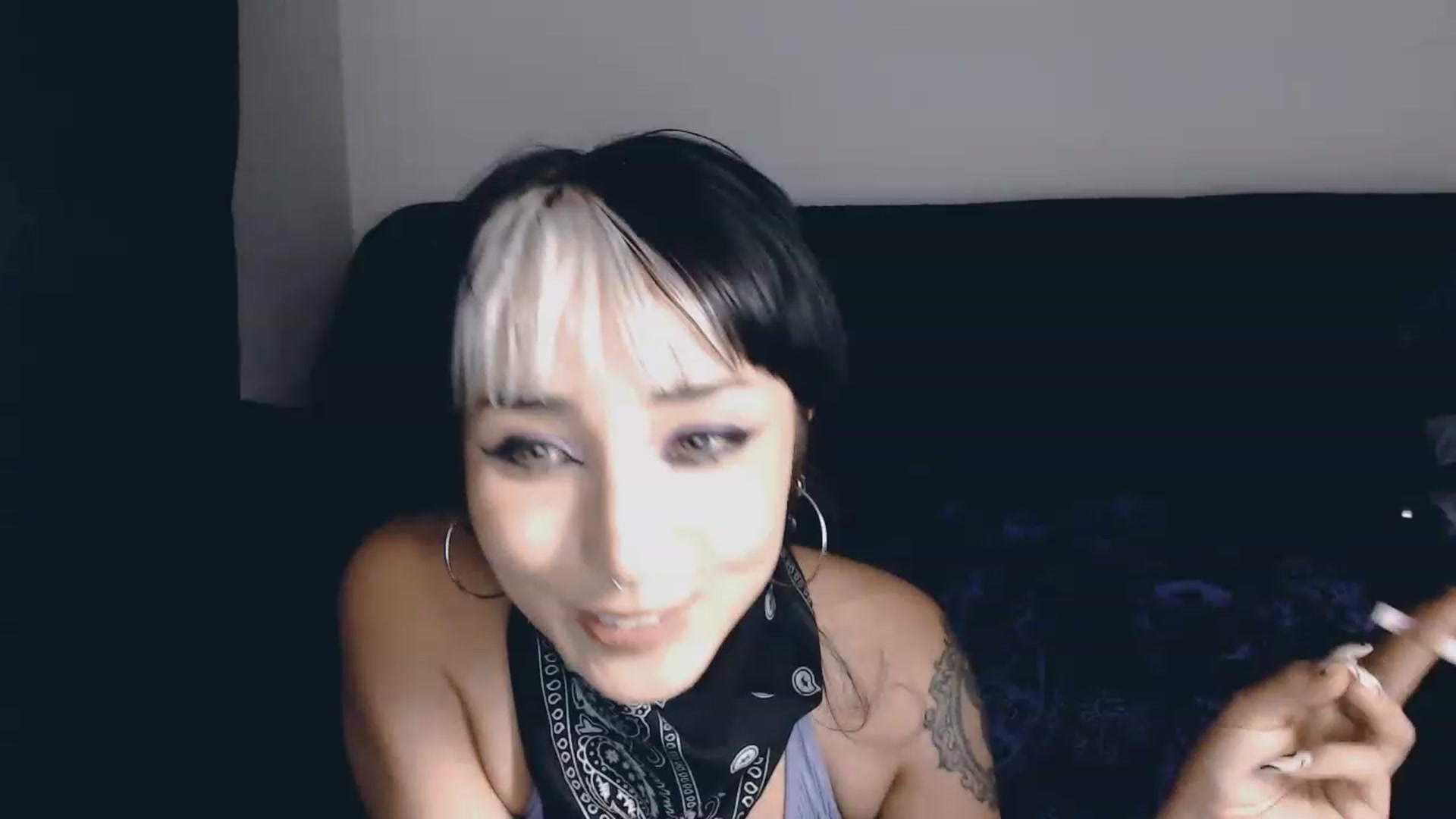 Gallery image thumbnail from Petit_Haze's myfreecams stream on, 08/11/2023, 24:36 image 15 of 20