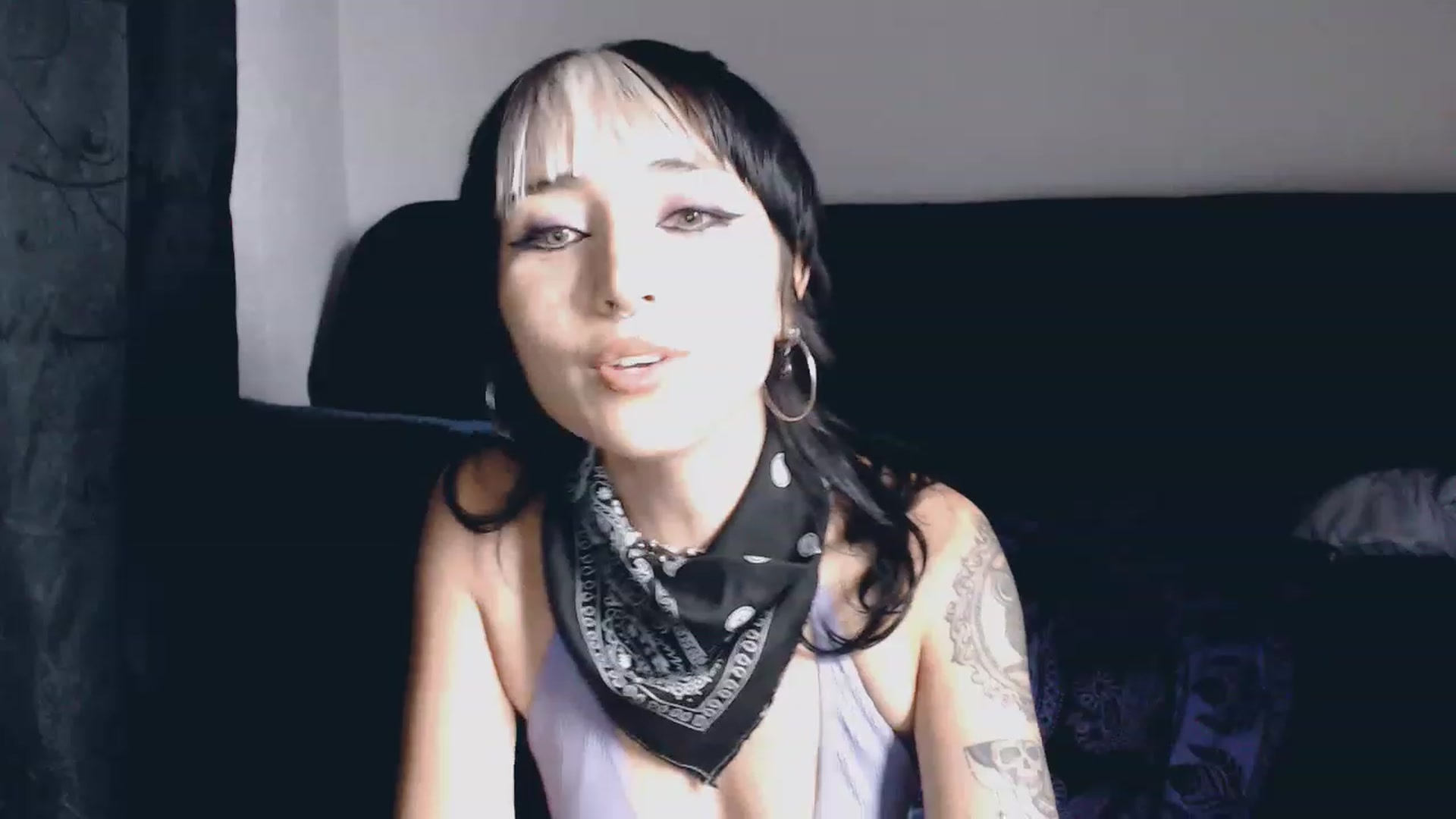 Gallery image thumbnail from Petit_Haze's myfreecams stream on, 08/11/2023, 24:36 image 2 of 20