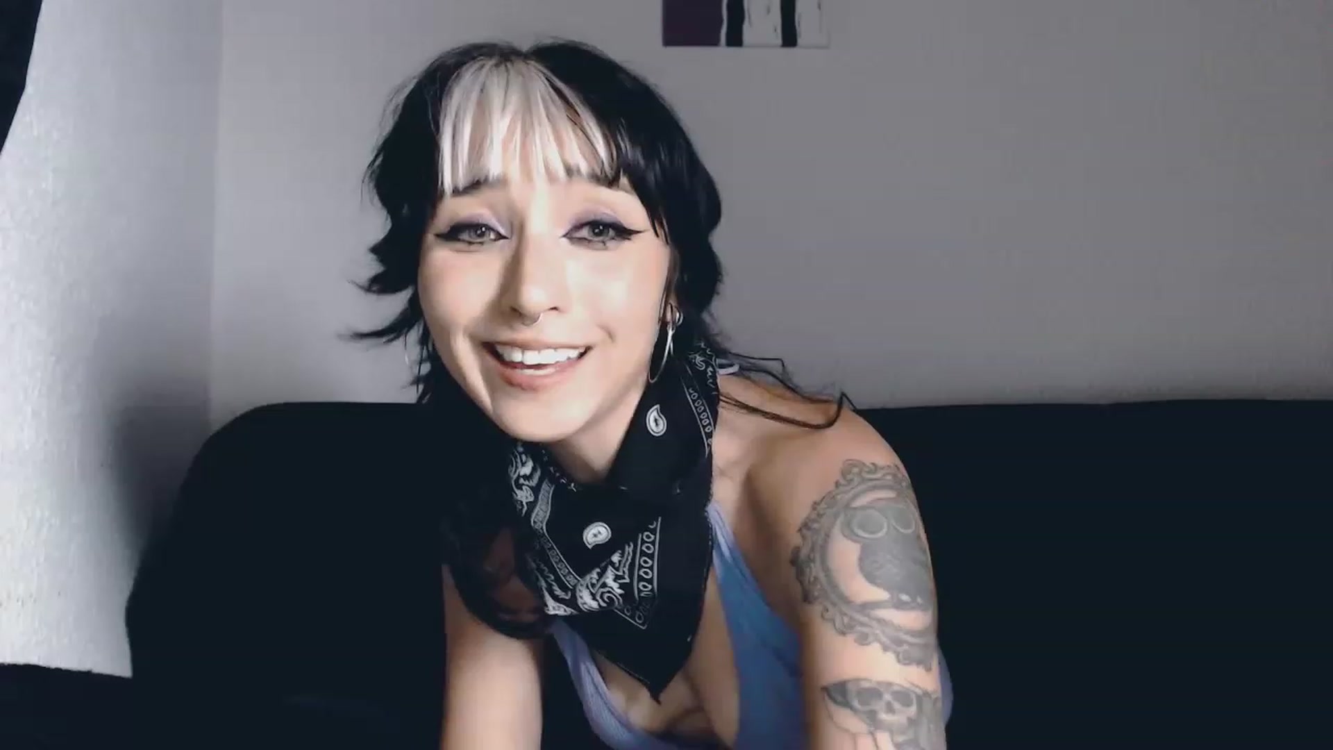 Gallery image thumbnail from Petit_Haze's myfreecams stream on, 08/11/2023, 01:38 image 13 of 20