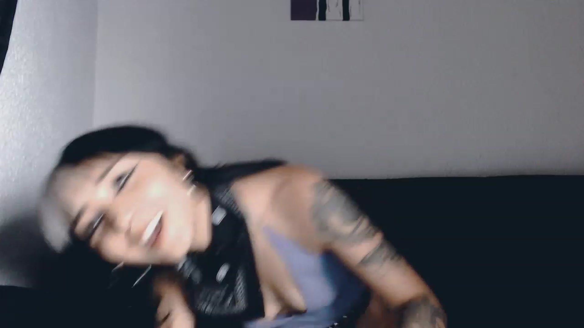 Gallery image thumbnail from Petit_Haze's myfreecams stream on, 08/11/2023, 01:38 image 3 of 20